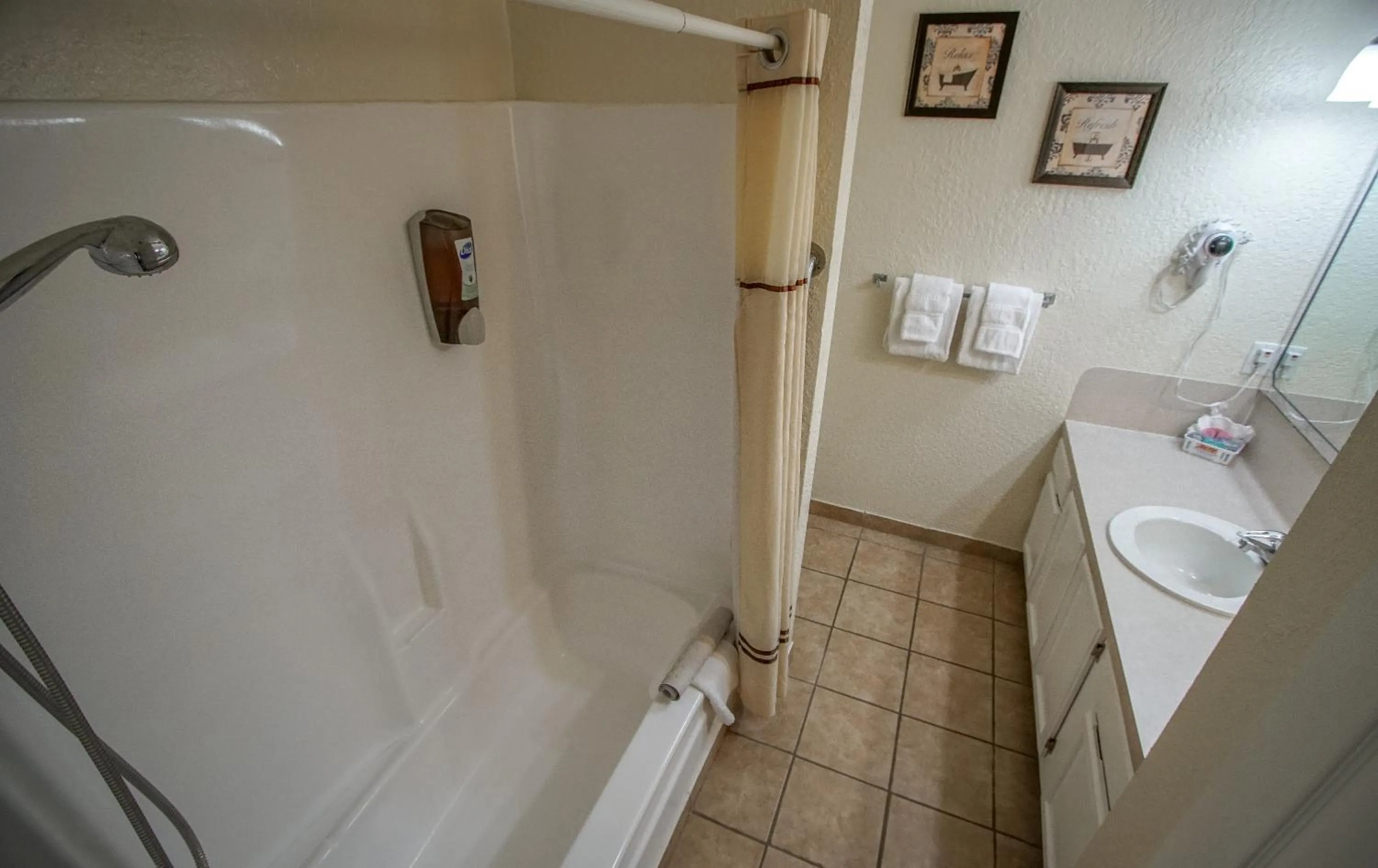 Shower in Multi Resorts at Puente Vista