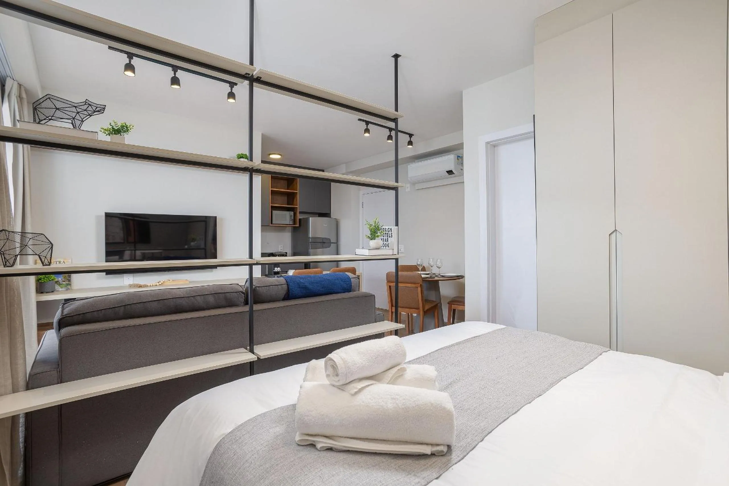 Living room, Bed in Expand Pinheiros