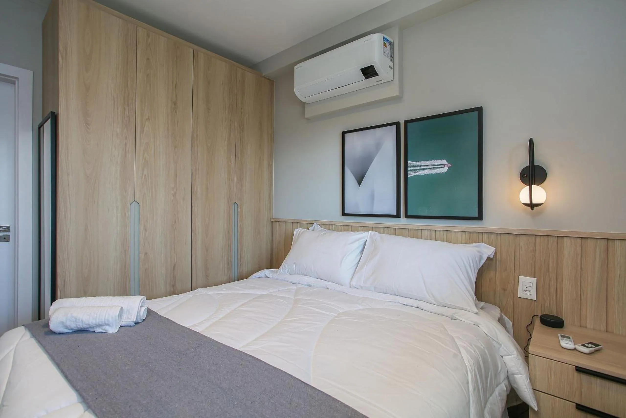 Bedroom, Bed in Expand Pinheiros