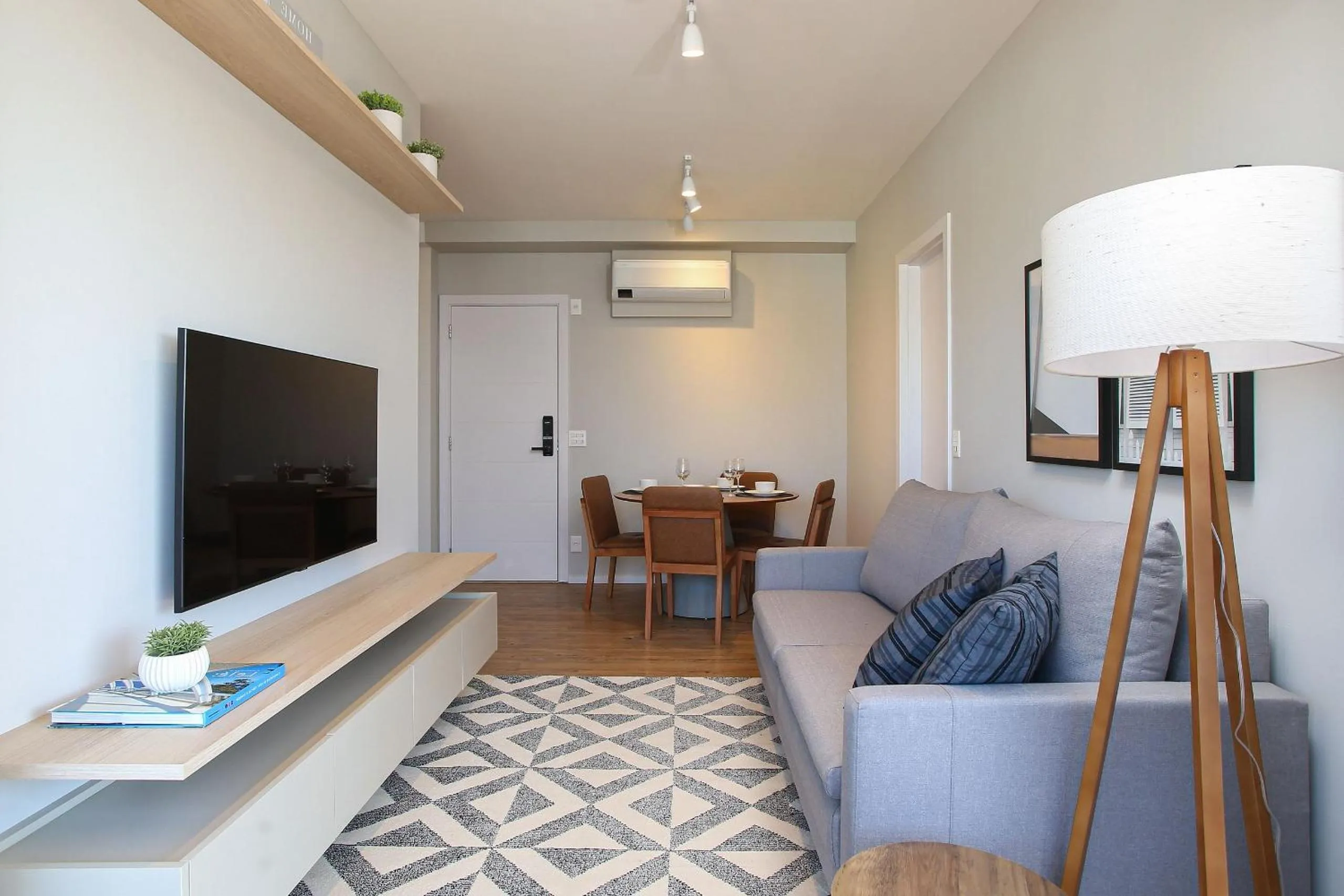 Seating area in Expand Pinheiros