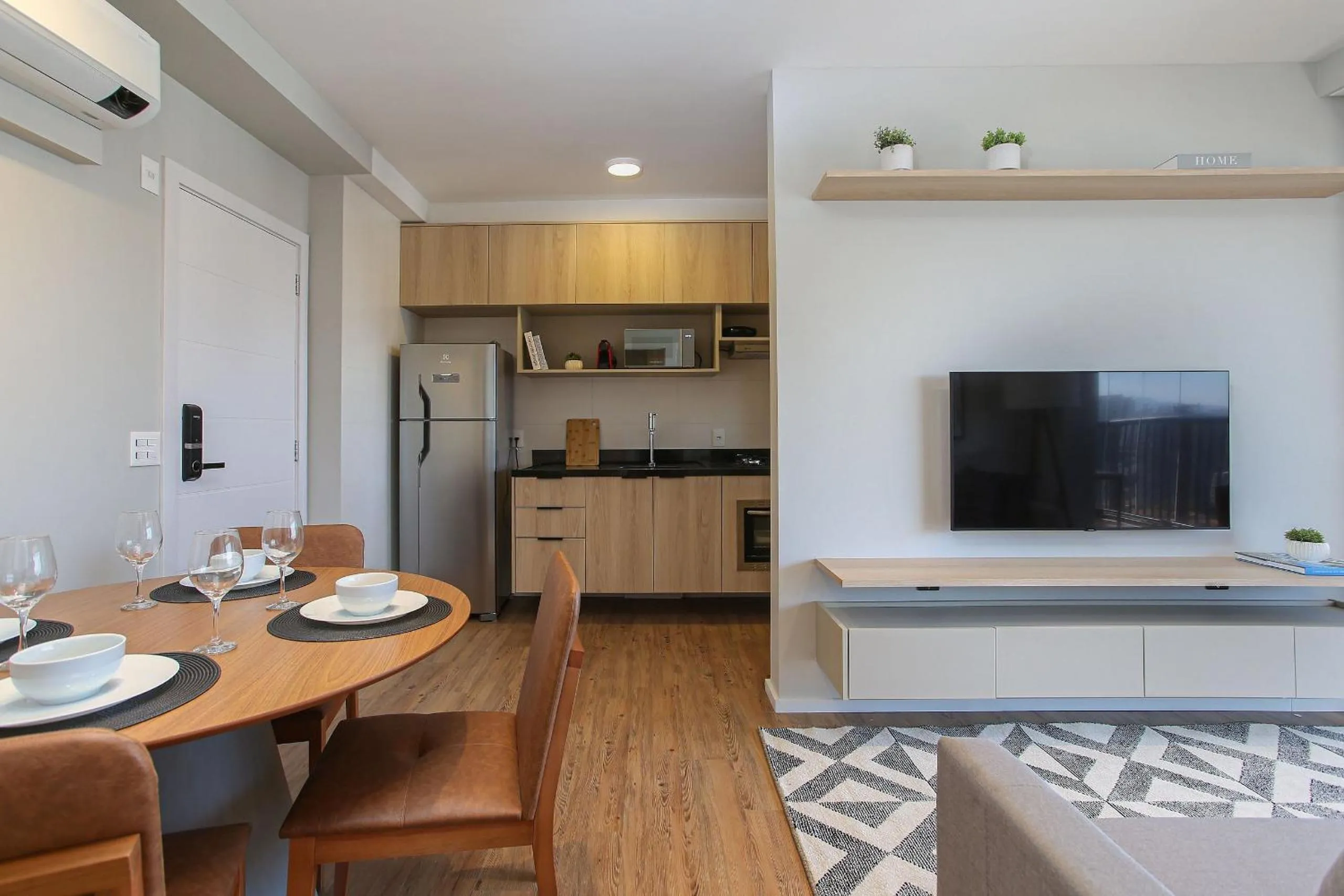 Dining area in Expand Pinheiros