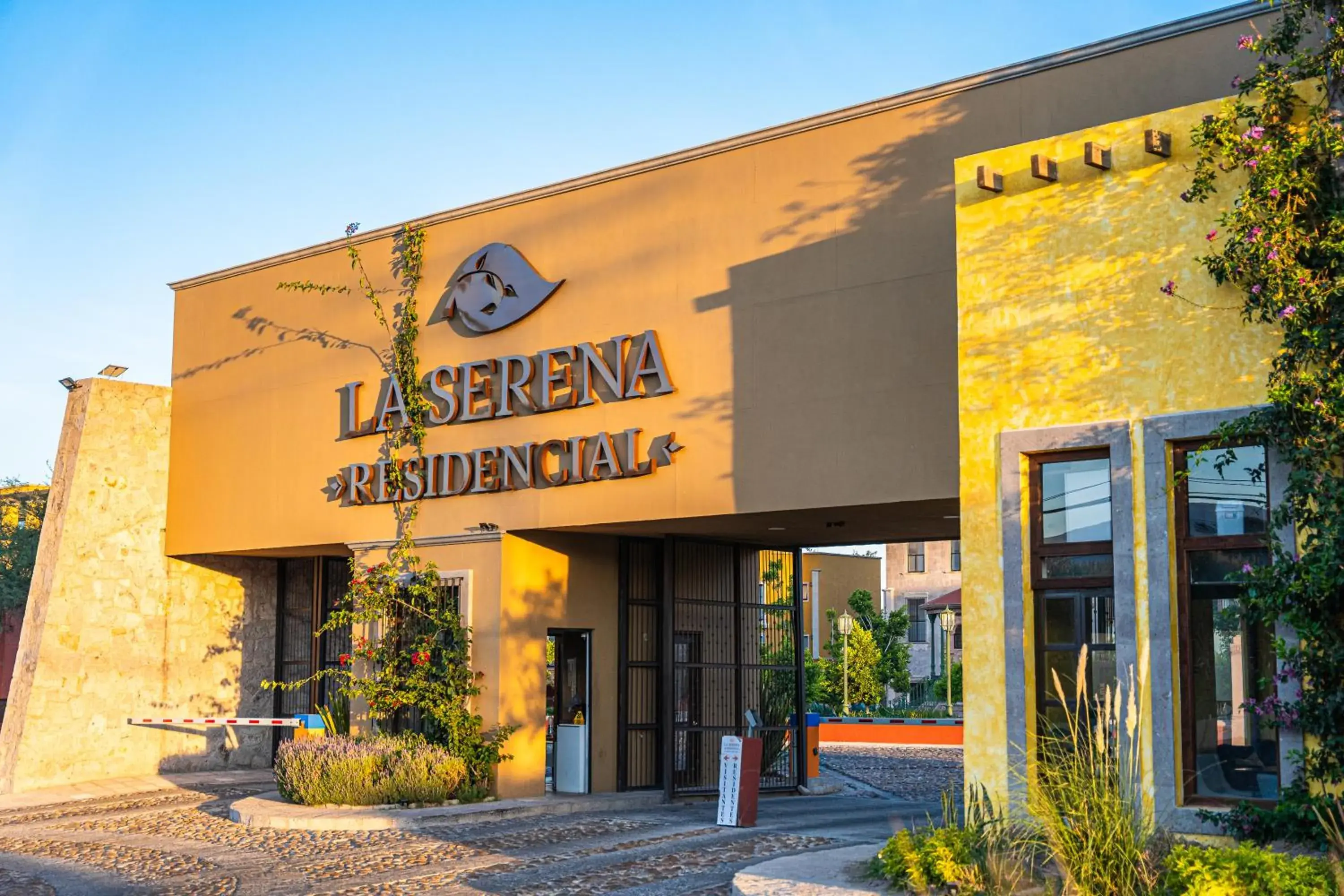 Facade/entrance in Krystal Grand Residences & Villas San Miguel de Allende Facade/entrance in Krystal Grand Residences & Villas San Miguel de Allende