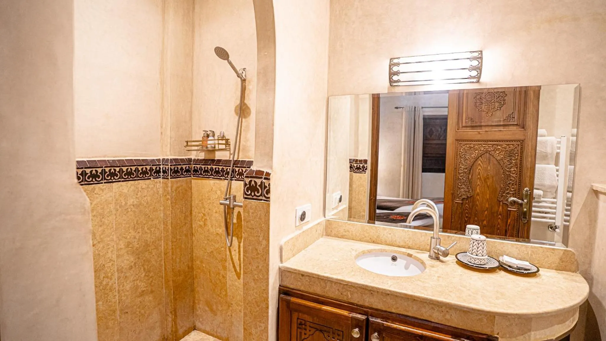 Shower in Riad Mandana & Spa
