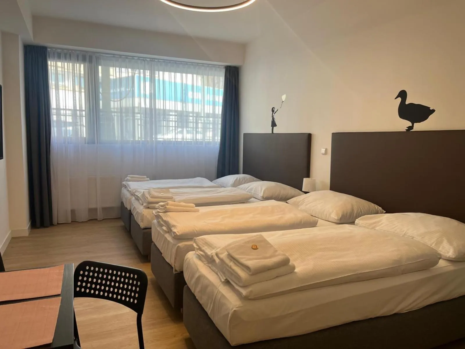 Bedroom, Bed in Post 120 Suites