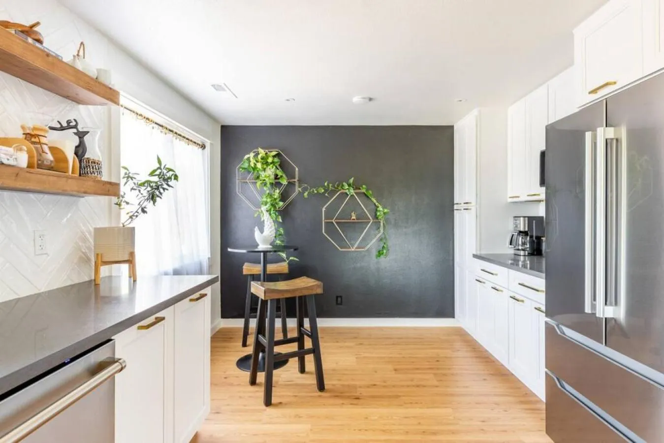 Coffee/tea facilities in Zen Haus Serene Retreat, prime location with views