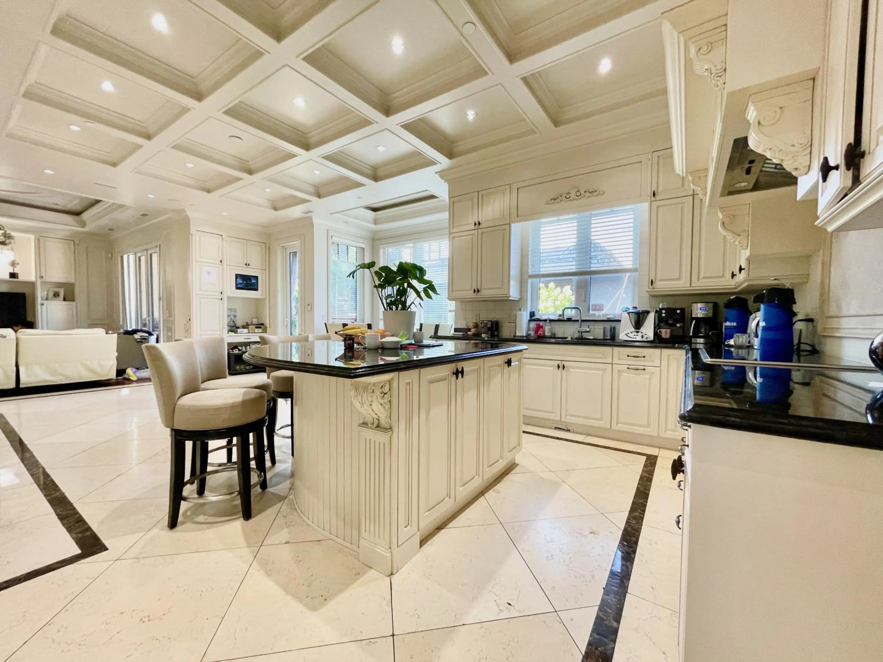 Coffee/tea facilities in Vancouver Luxury guesthouse