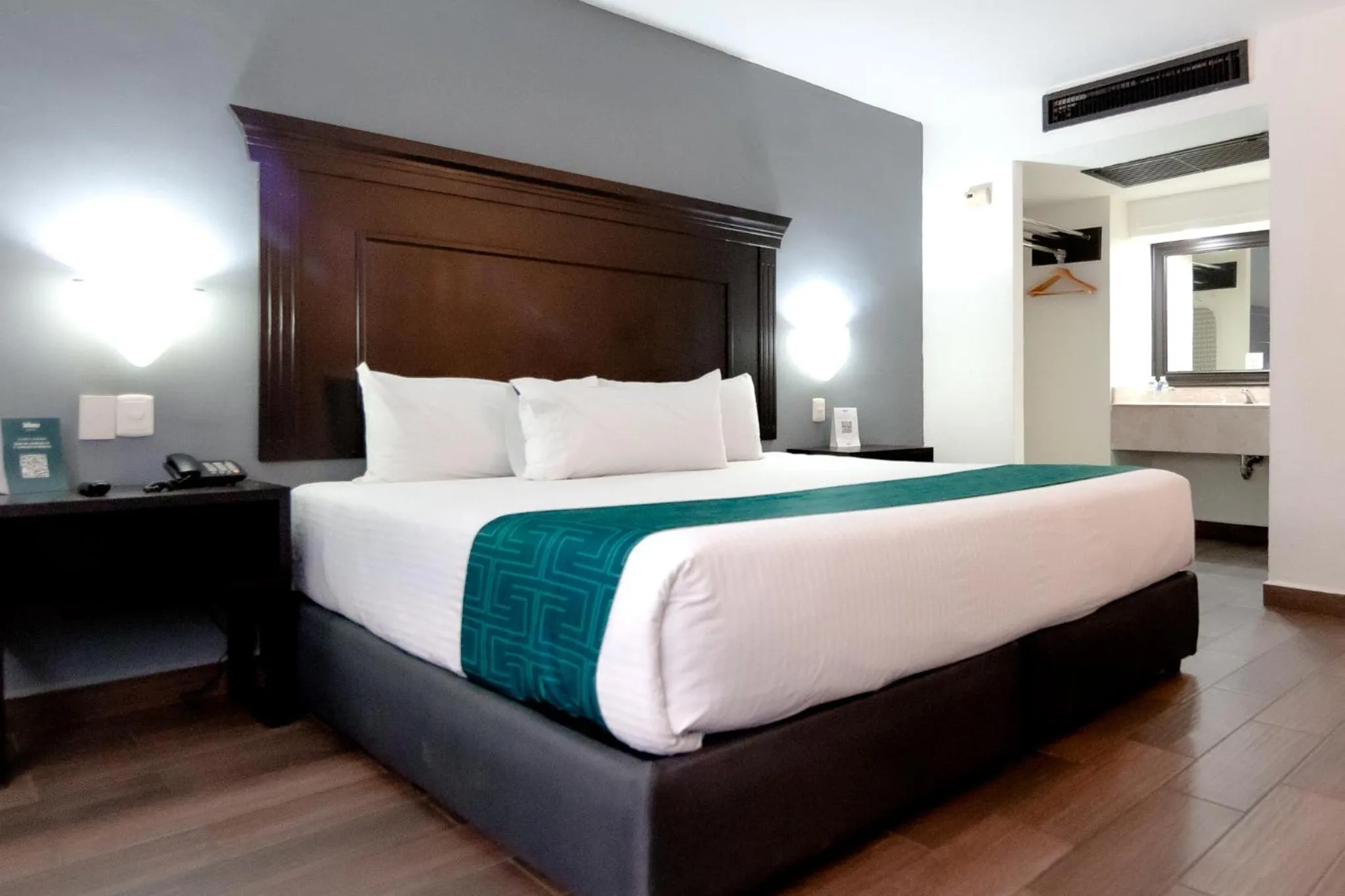 Bed in InHouse Hotel Obregón