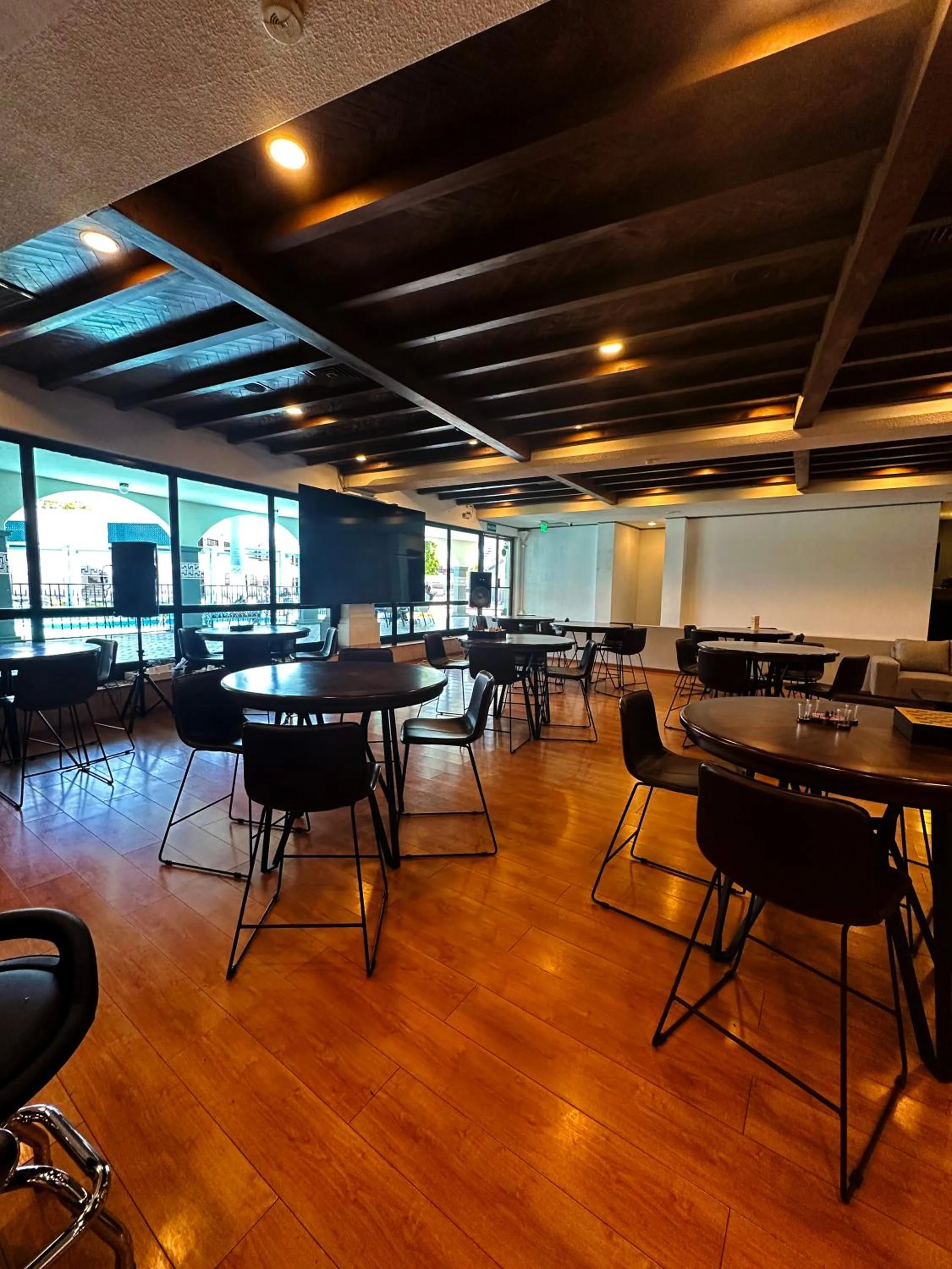 Restaurant/places to eat in InHouse Hotel Obregón