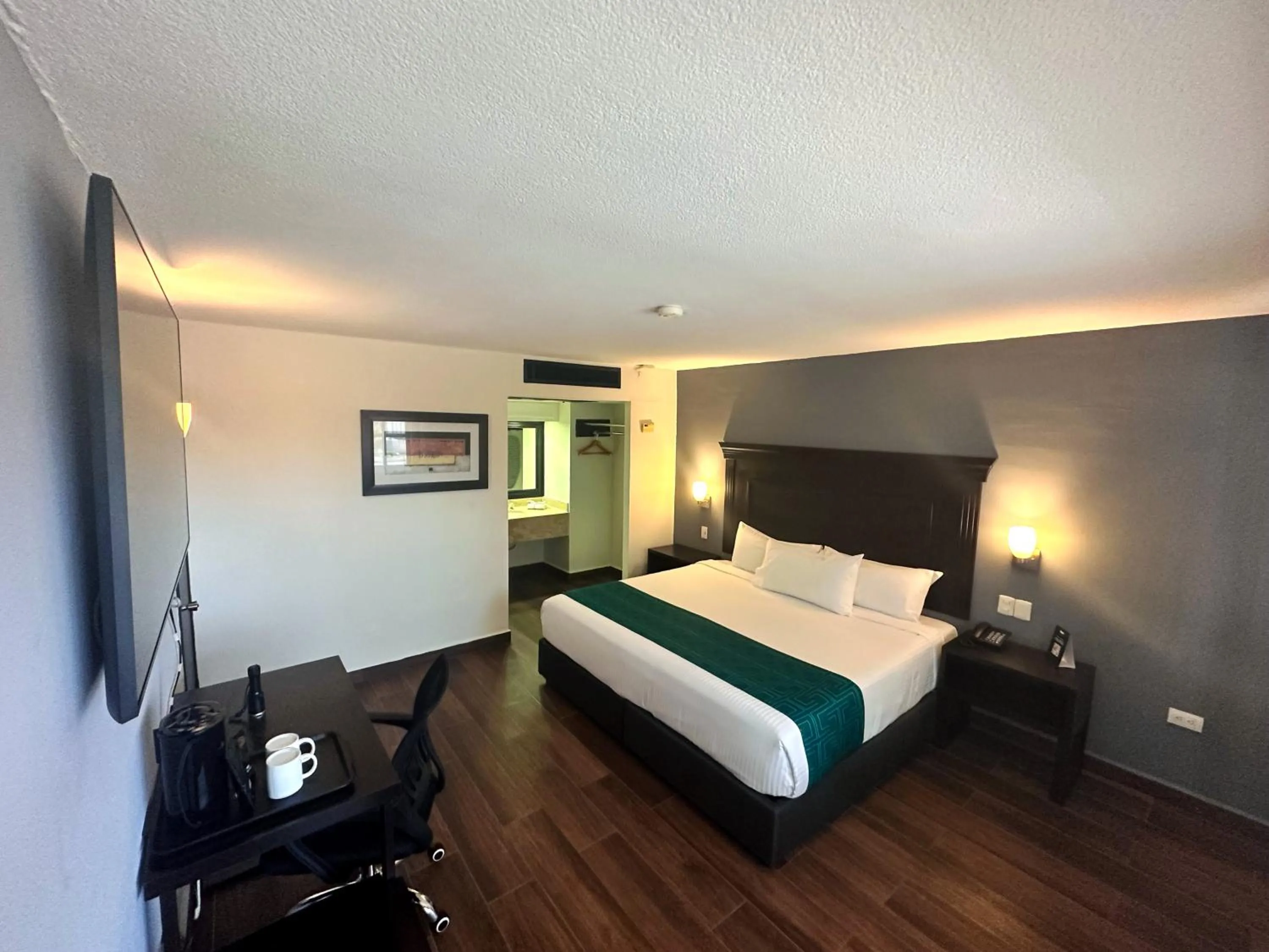 Bed in InHouse Hotel Obregón