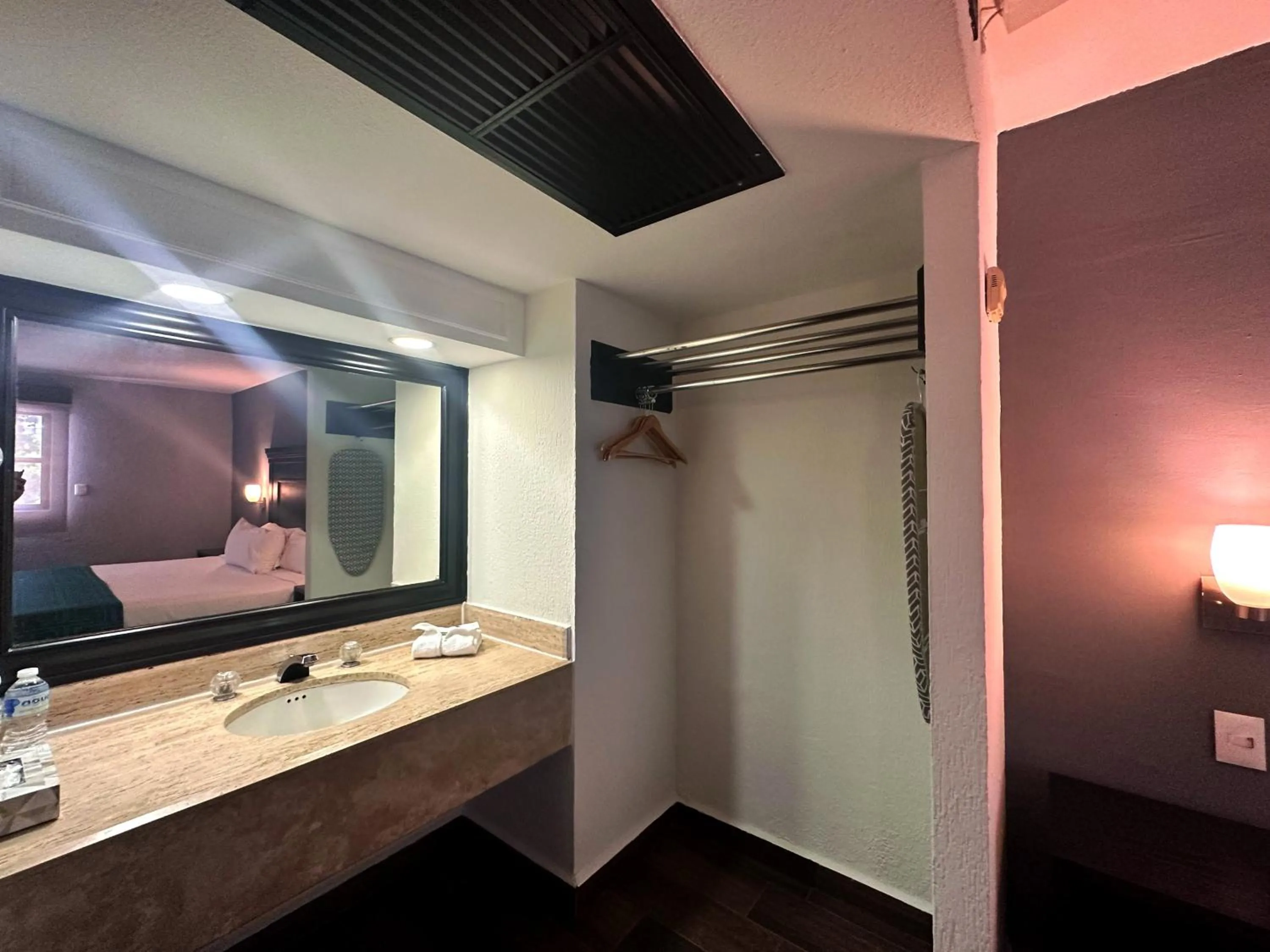 Bathroom in InHouse Hotel Obregón