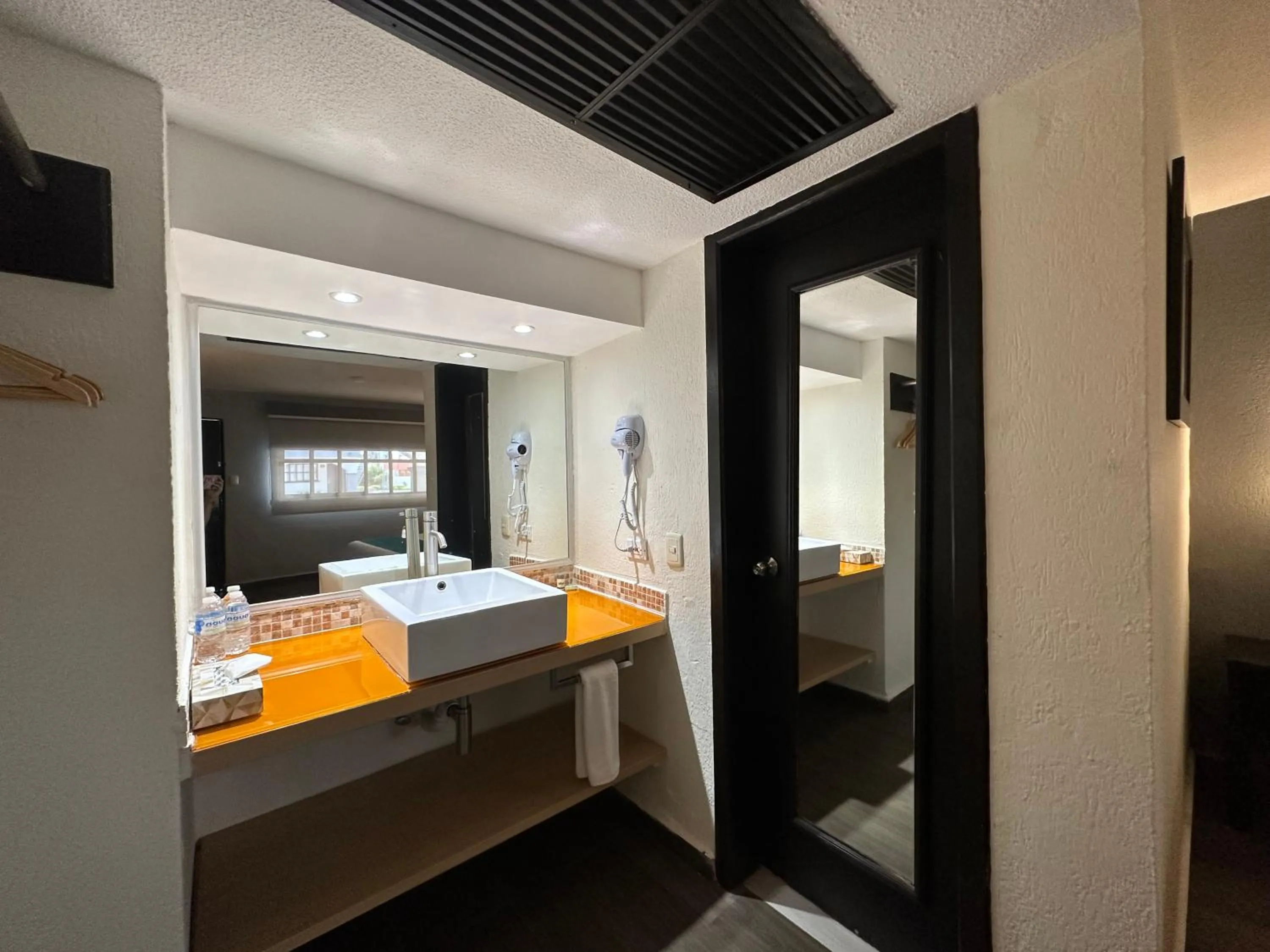 Bedroom, Bed in InHouse Hotel Obregón