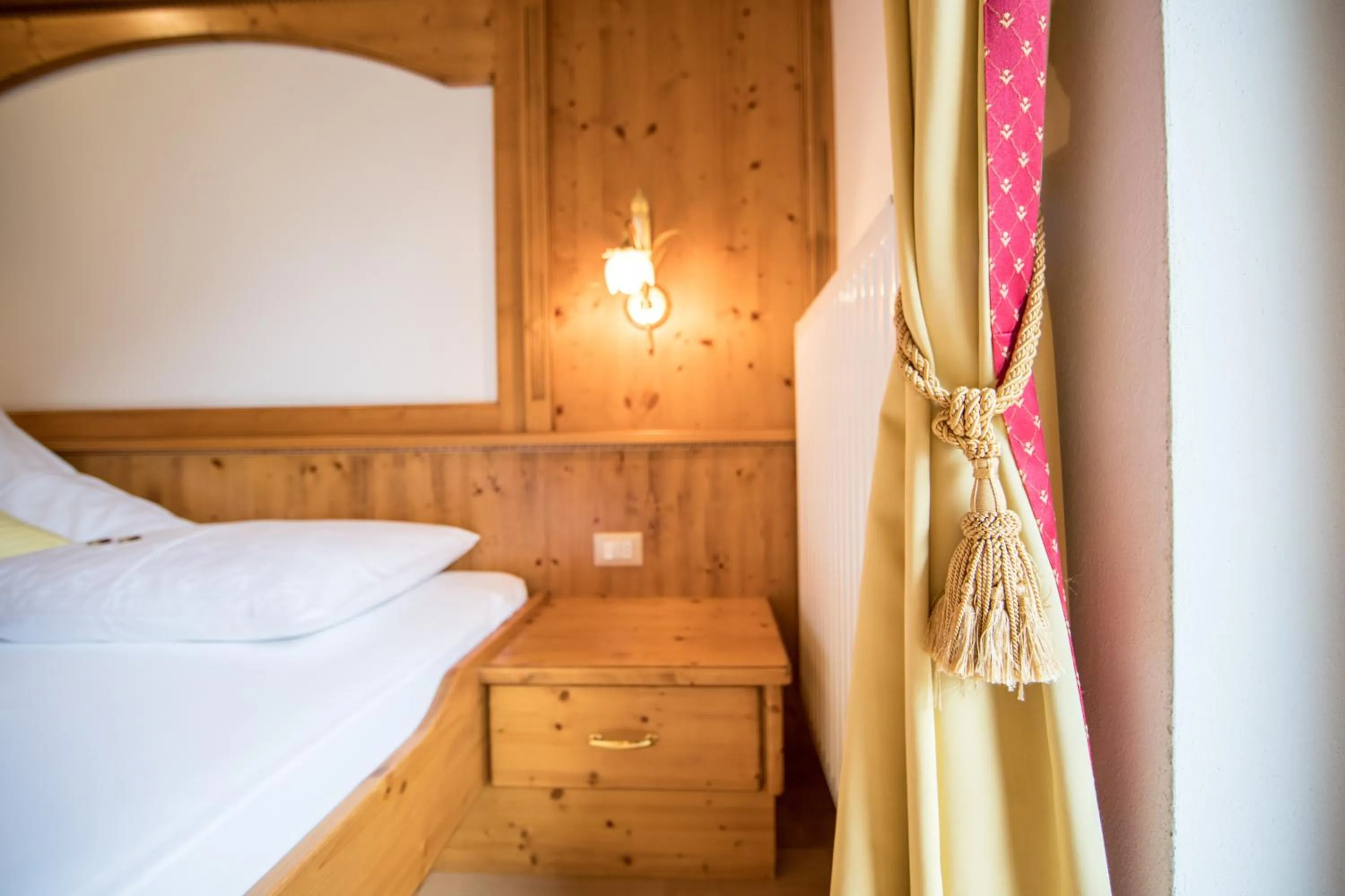 Decorative detail, Bed in Hotel Jager Hans