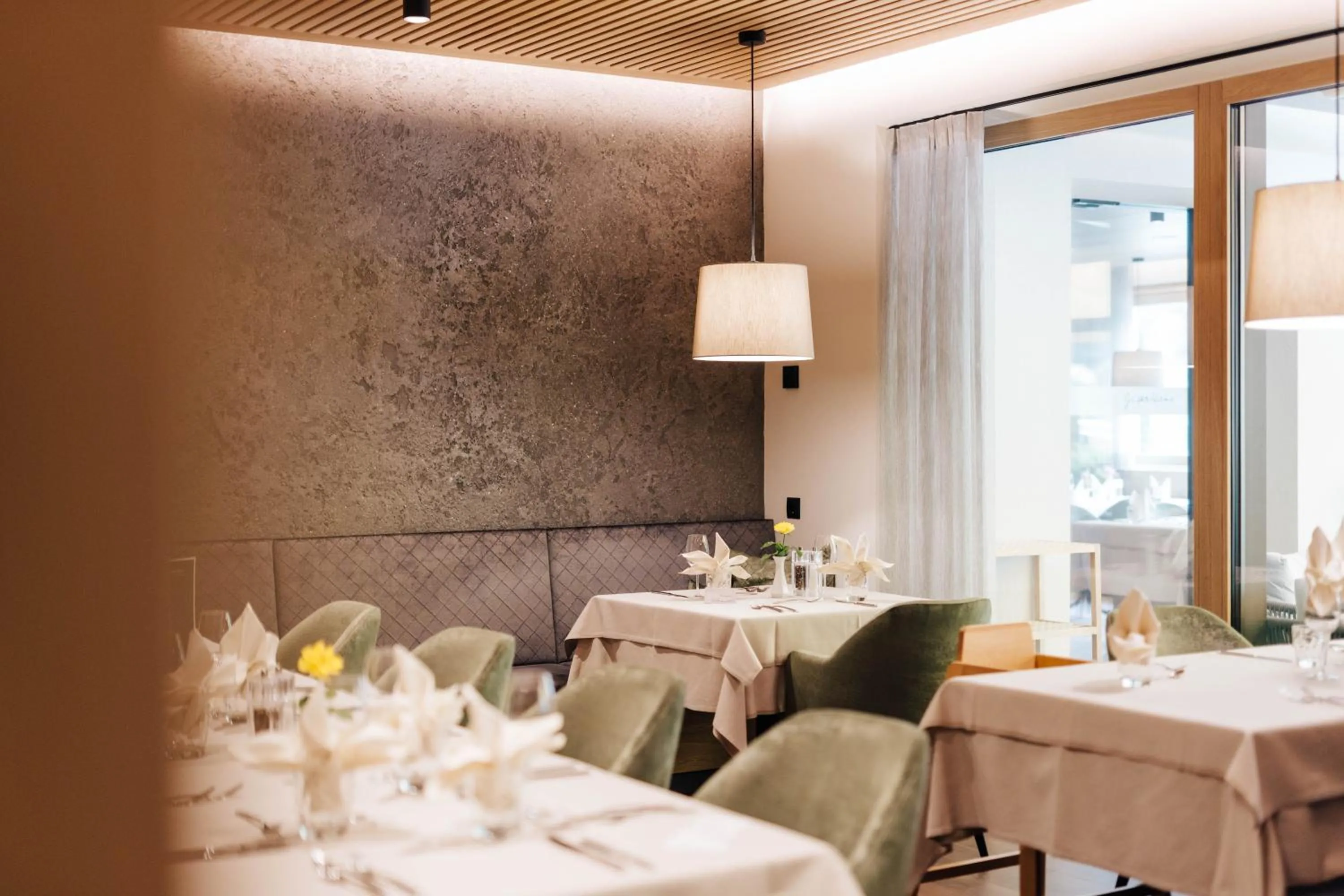 Restaurant/places to eat in Hotel Jager Hans