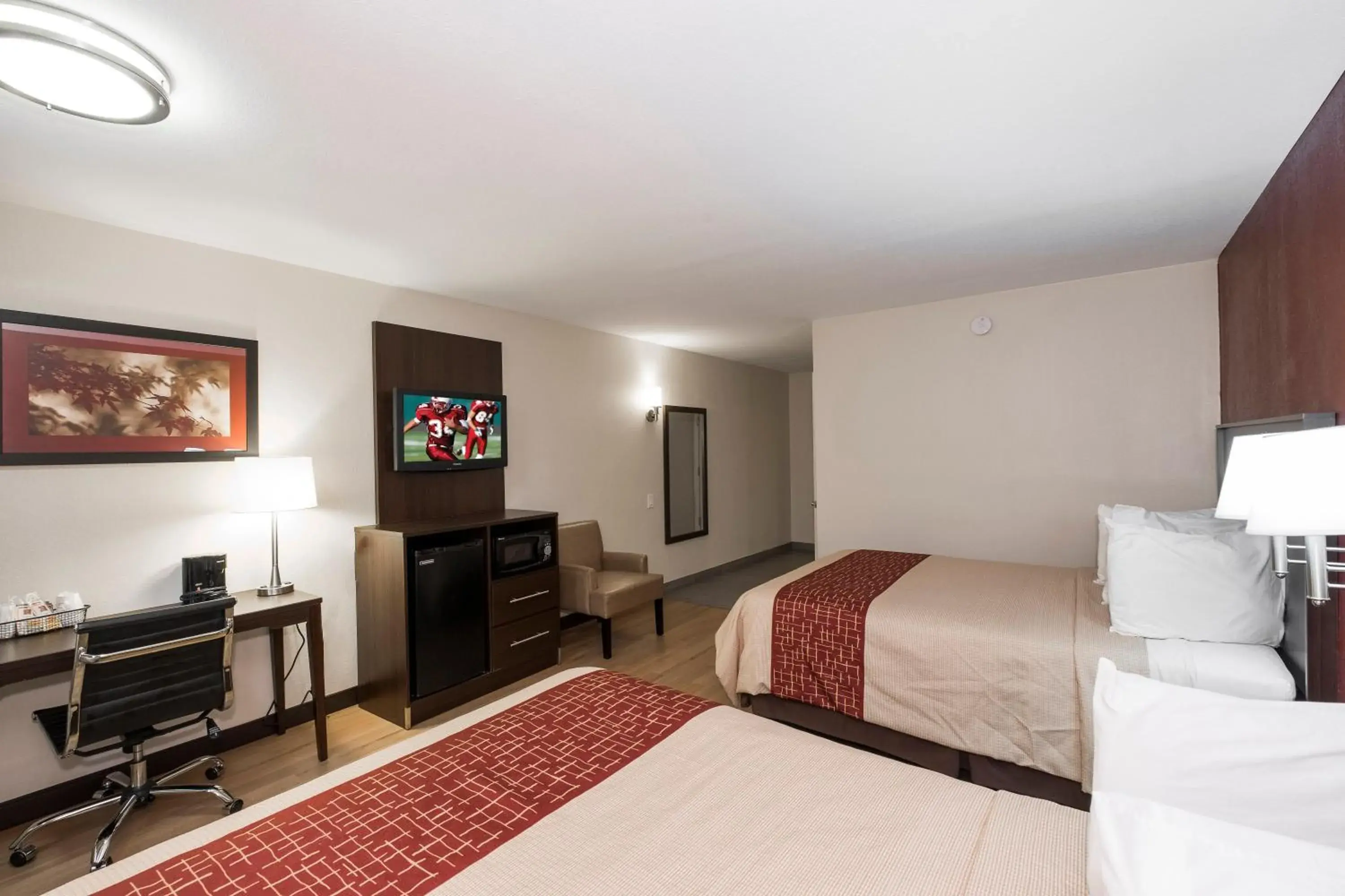 Photo of the whole room, Bed in Red Roof Inn PLUS+ Poughkeepsie Photo of the whole room, Bed in Red Roof Inn PLUS+ Poughkeepsie