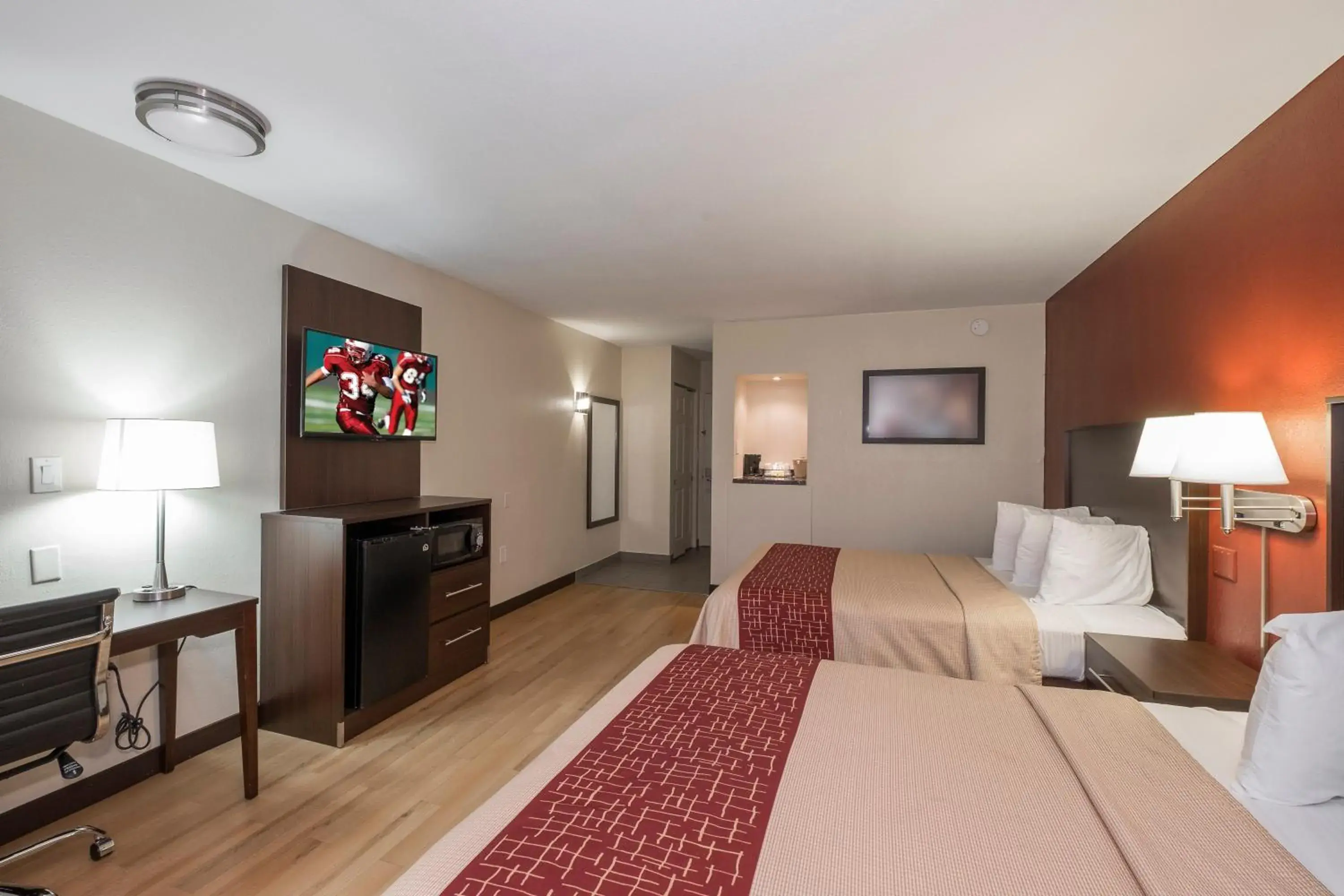Photo of the whole room, Bed in Red Roof Inn PLUS+ Poughkeepsie Photo of the whole room, Bed in Red Roof Inn PLUS+ Poughkeepsie