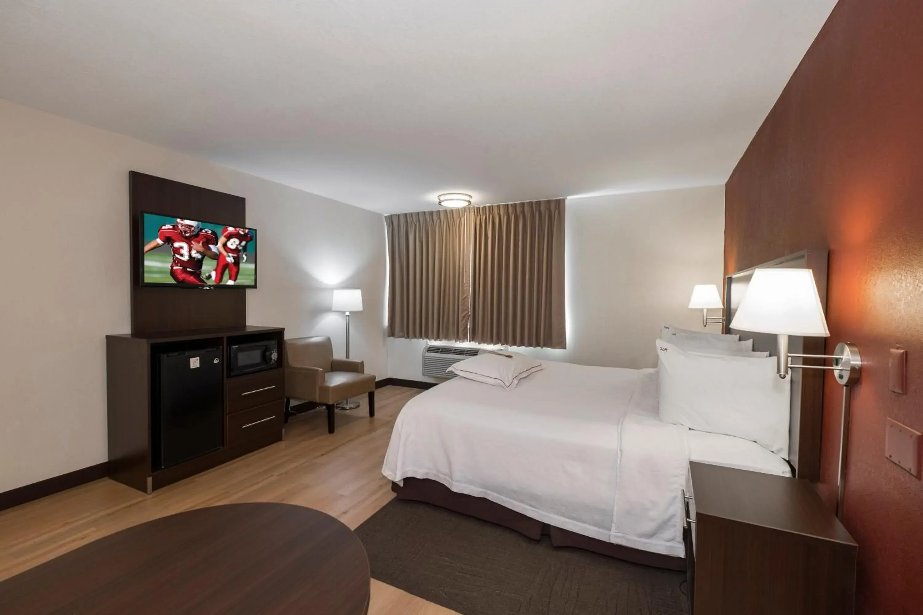 Photo of the whole room, Bed in Red Roof Inn PLUS+ Poughkeepsie Photo of the whole room, Bed in Red Roof Inn PLUS+ Poughkeepsie