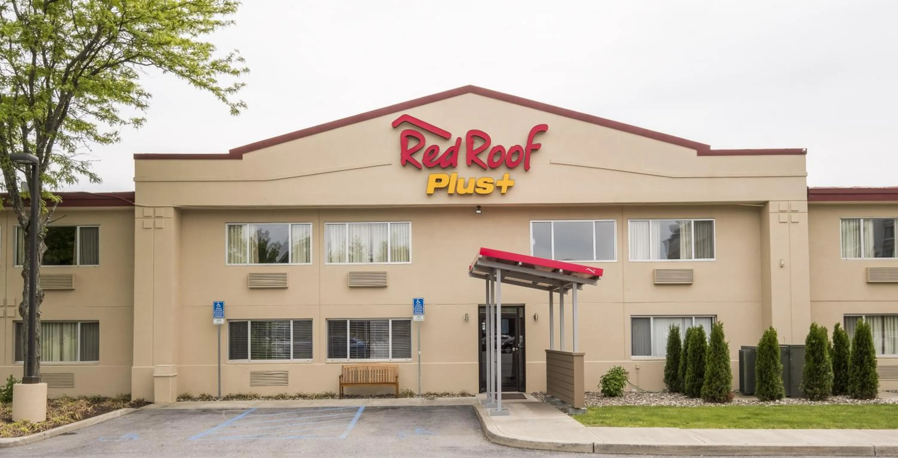 Property building in Red Roof Inn PLUS+ Poughkeepsie