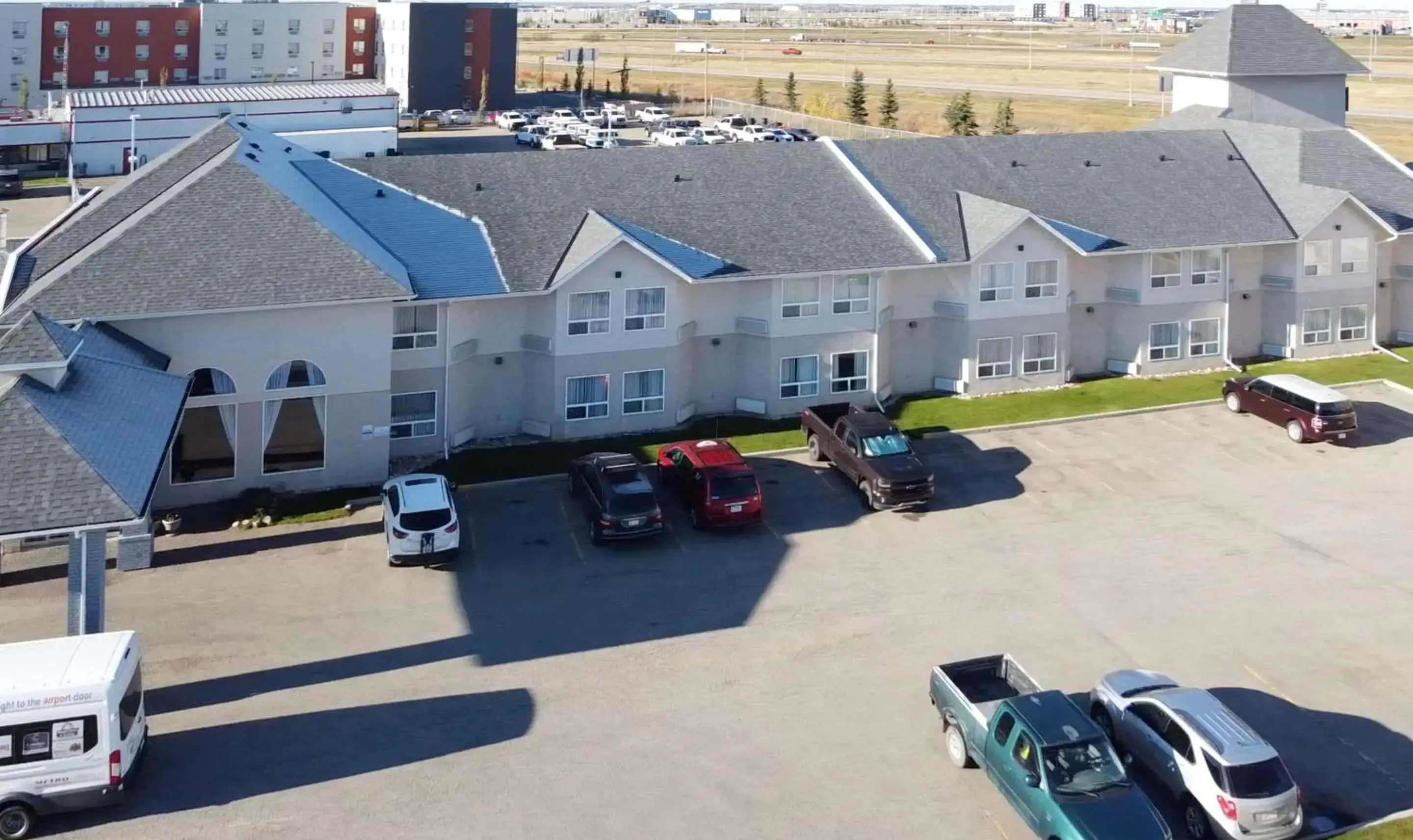 Property building in Quality Inn & Suites Edmonton International Airport Property building in Quality Inn & Suites Edmonton International Airport