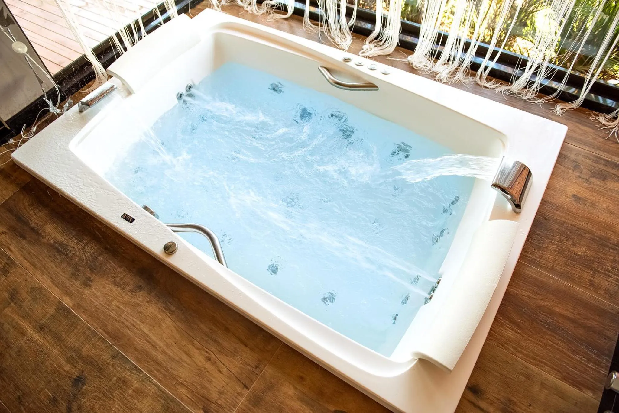 Bathroom in Tenondé Park Hotel