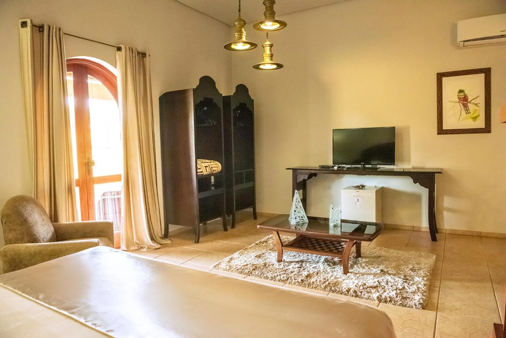 Communal lounge/ TV room in Tenondé Park Hotel