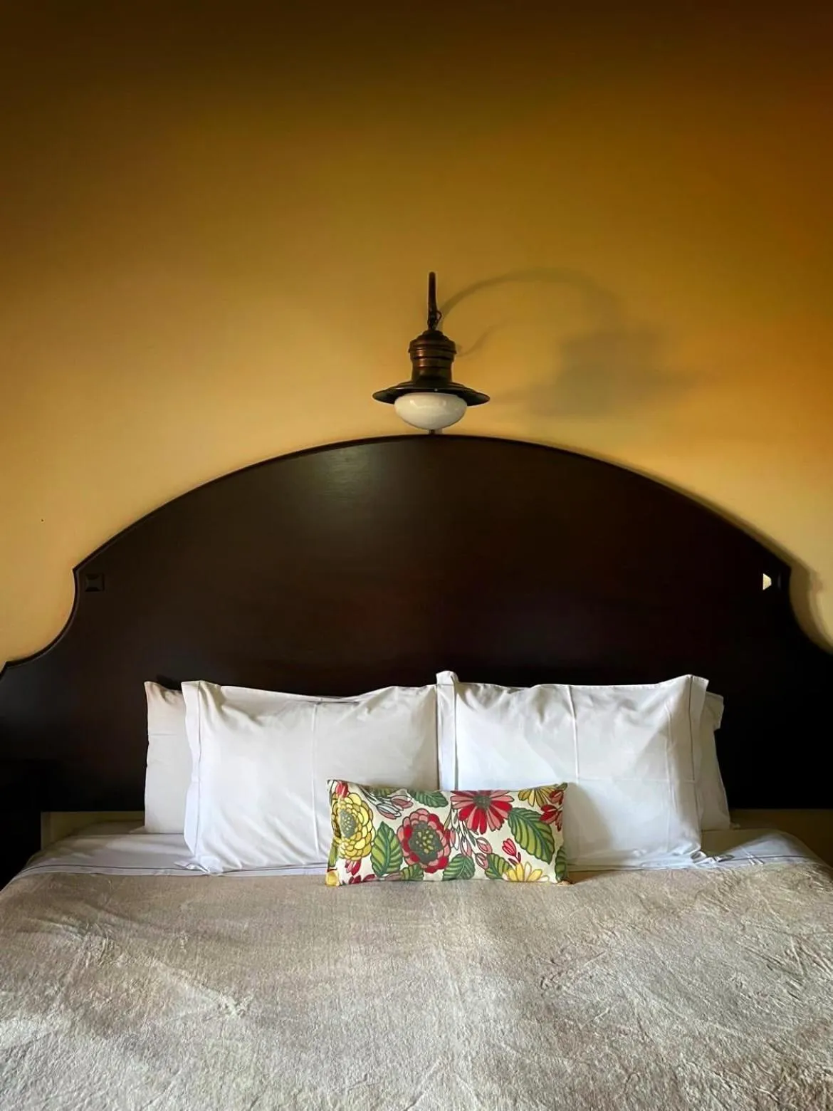 Bed in Tenondé Park Hotel