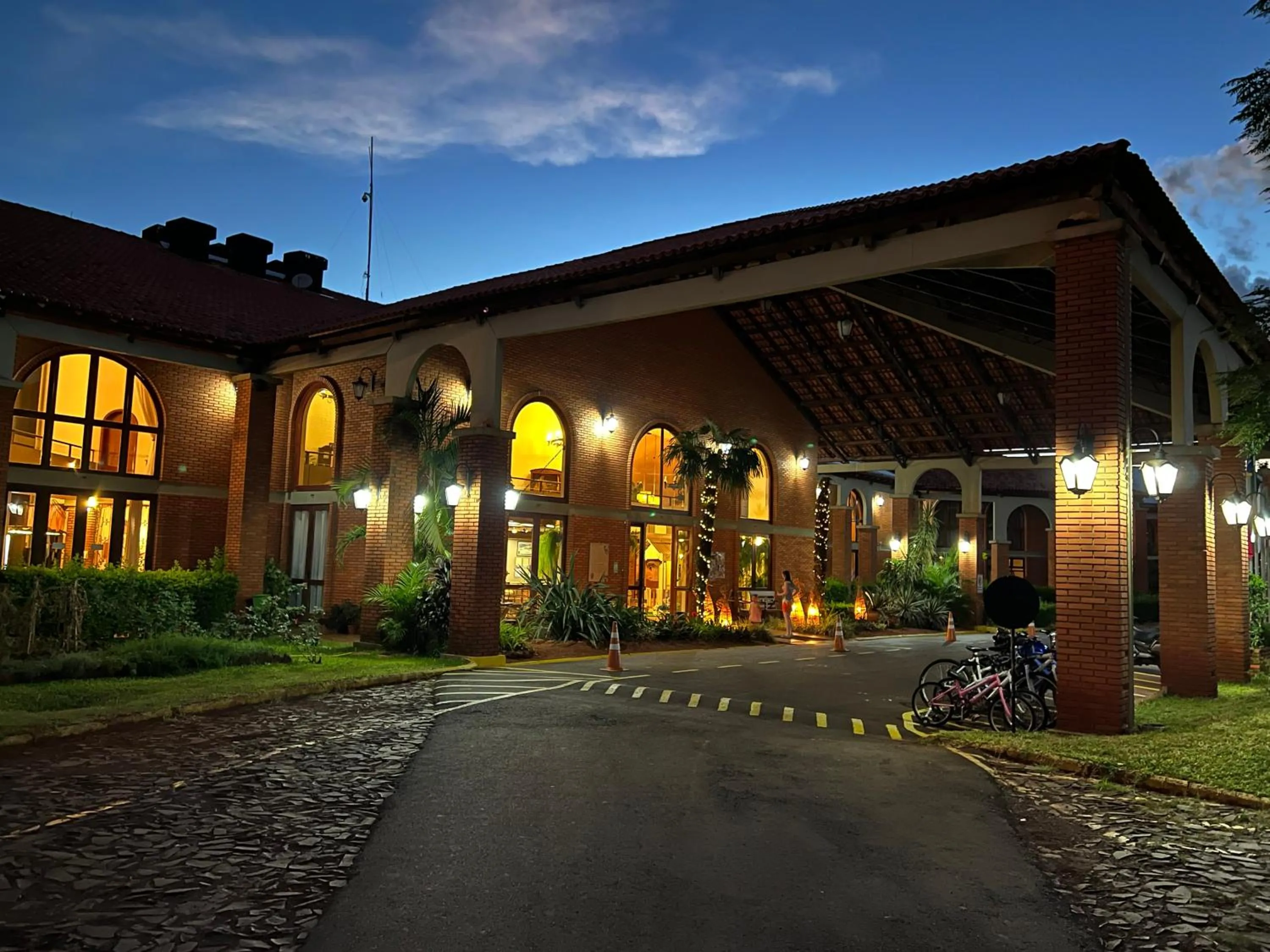 Property building in Tenondé Park Hotel