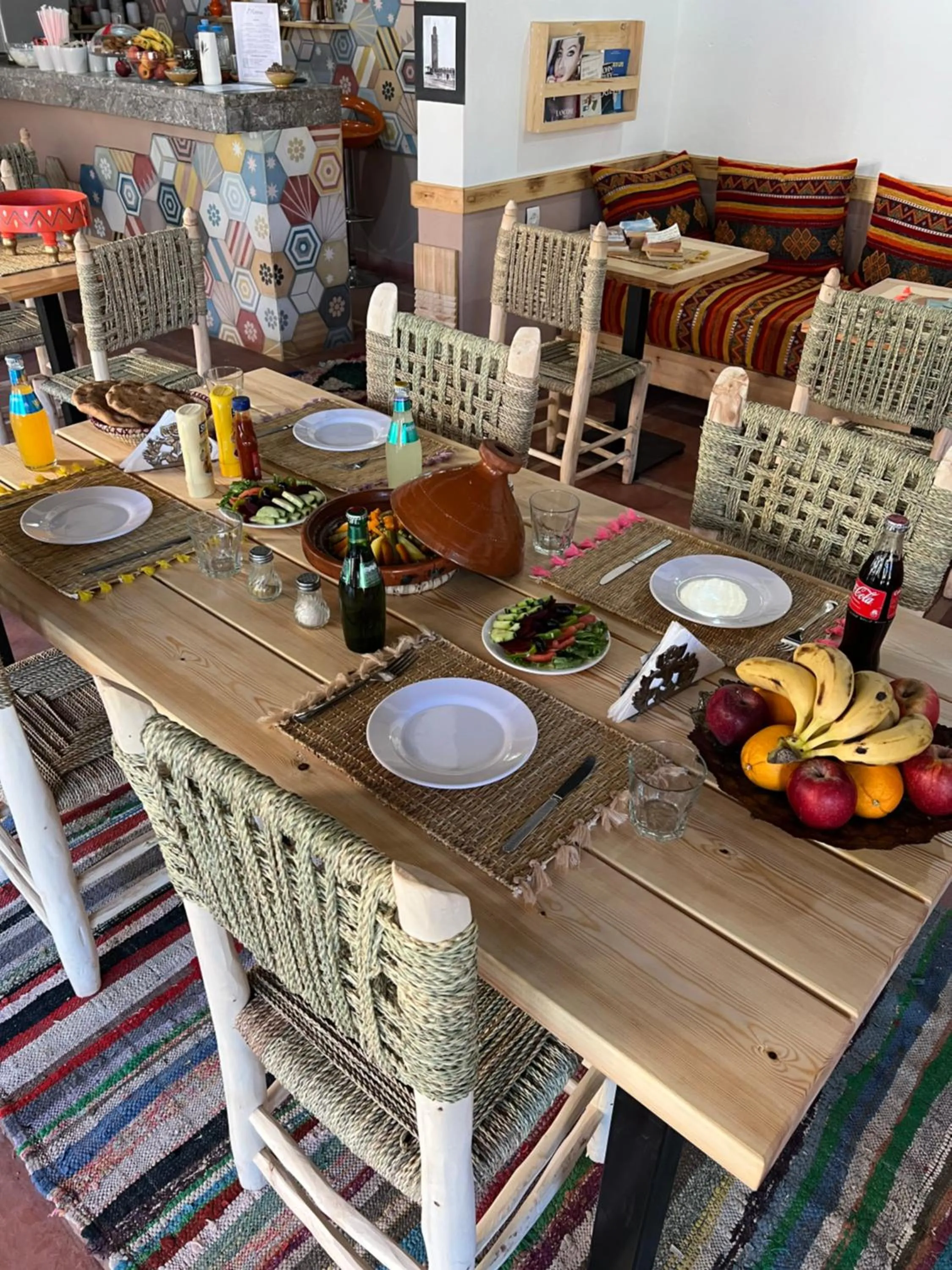 Restaurant/places to eat in Tazart Lodge