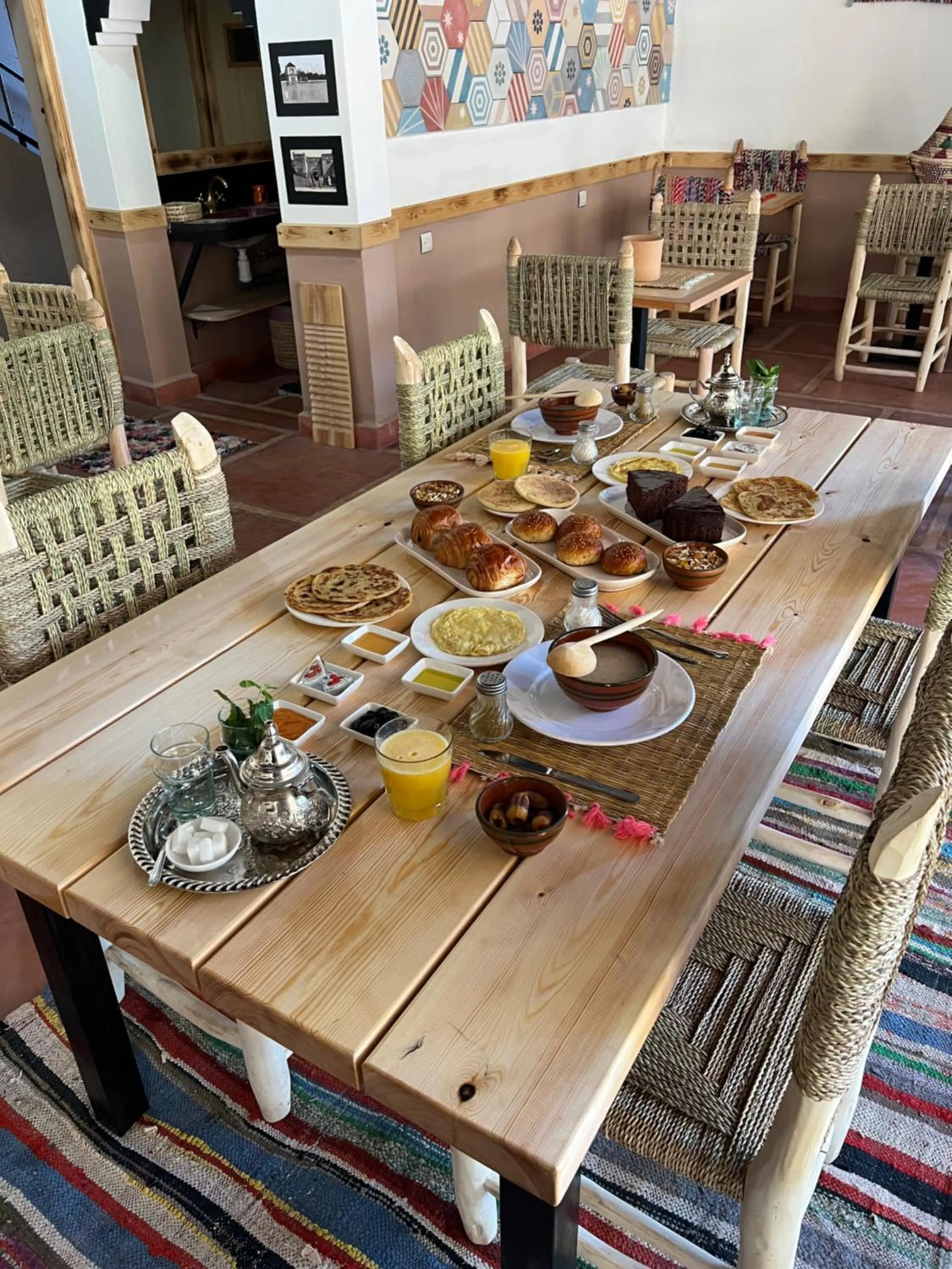 Breakfast in Tazart Lodge