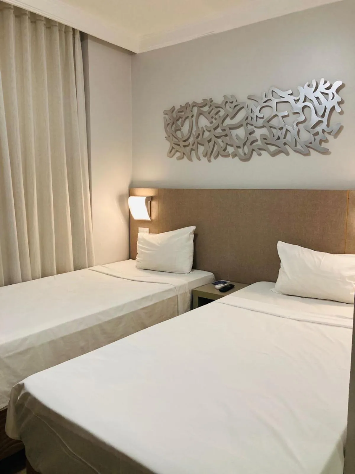 Bed in Hotel Beaga Convention Expominas by MHB