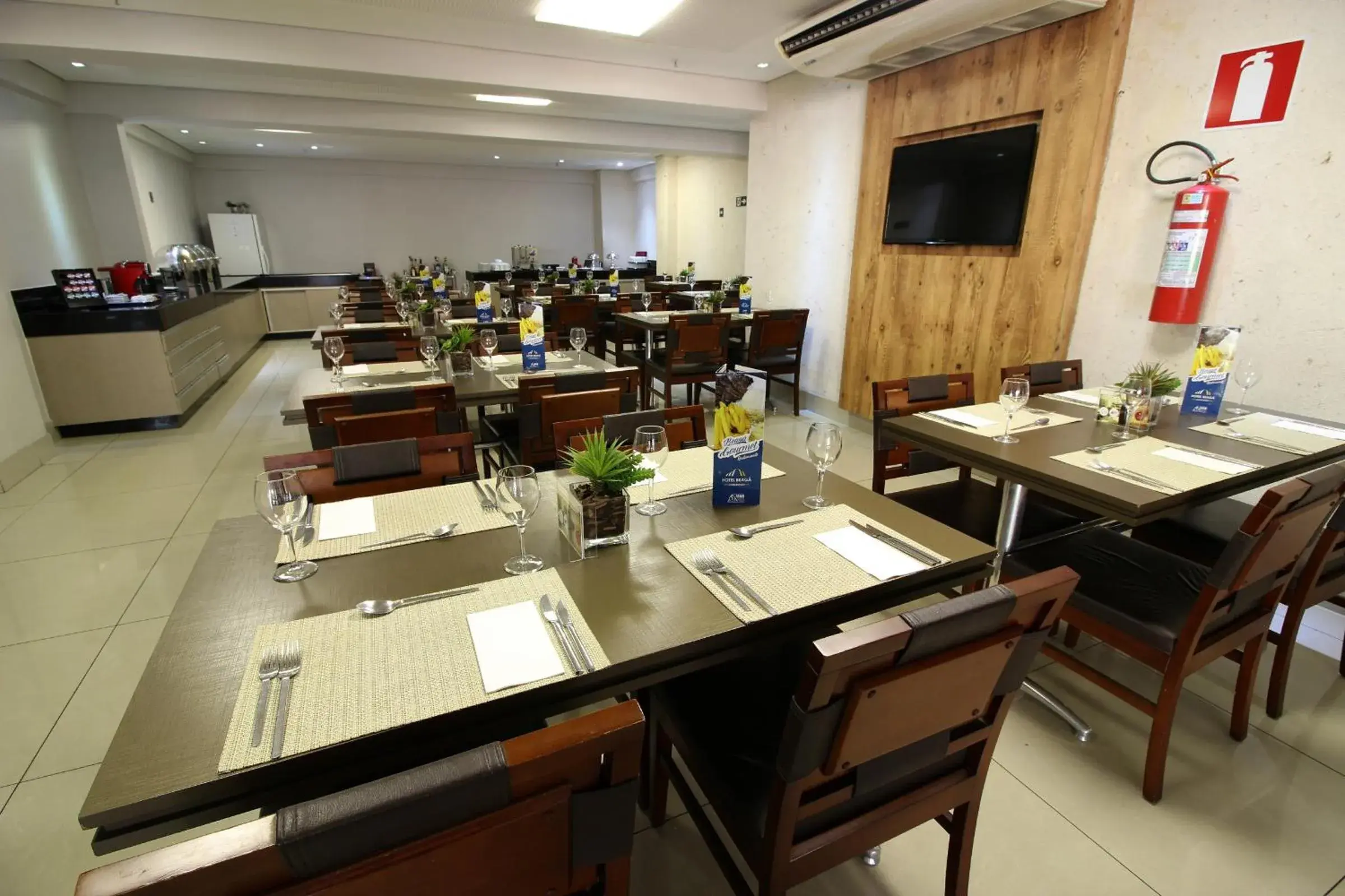 Restaurant/places to eat in Hotel Beaga Convention Expominas by MHB Restaurant/places to eat in Hotel Beaga Convention Expominas by MHB