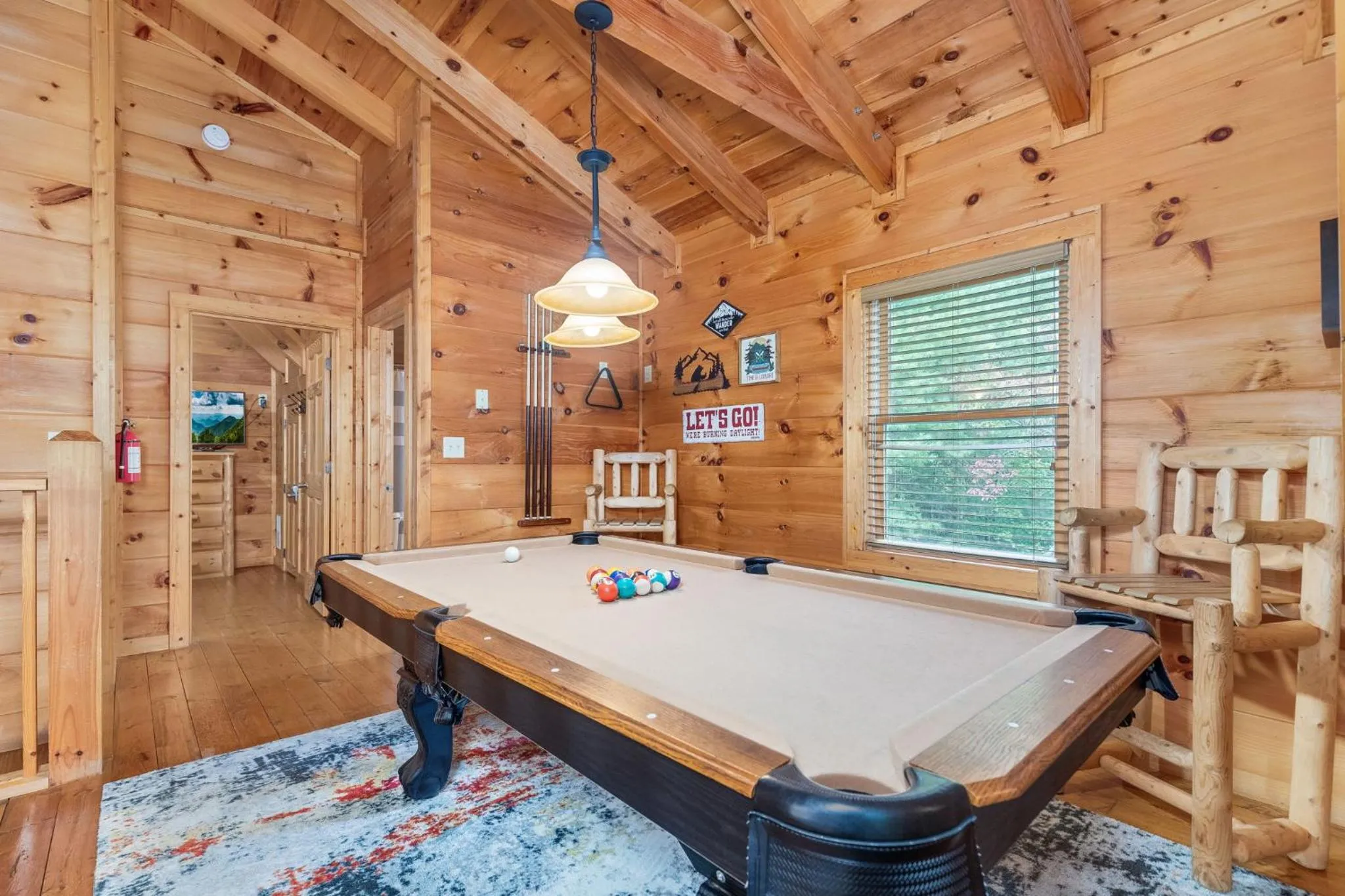 Billiard in Elegant & Cozy Cabin Near Pigeon Forge