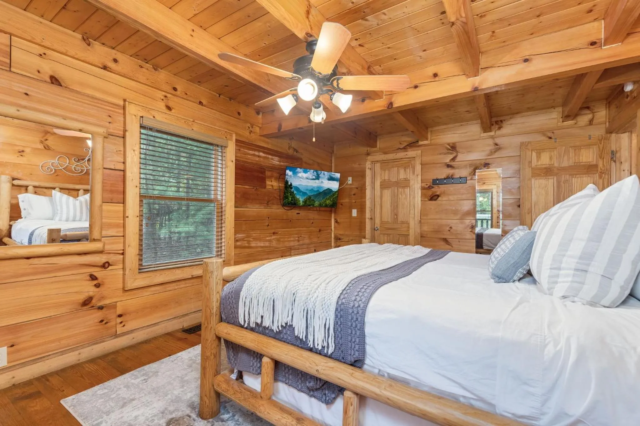 Bedroom, Bed in Elegant & Cozy Cabin Near Pigeon Forge