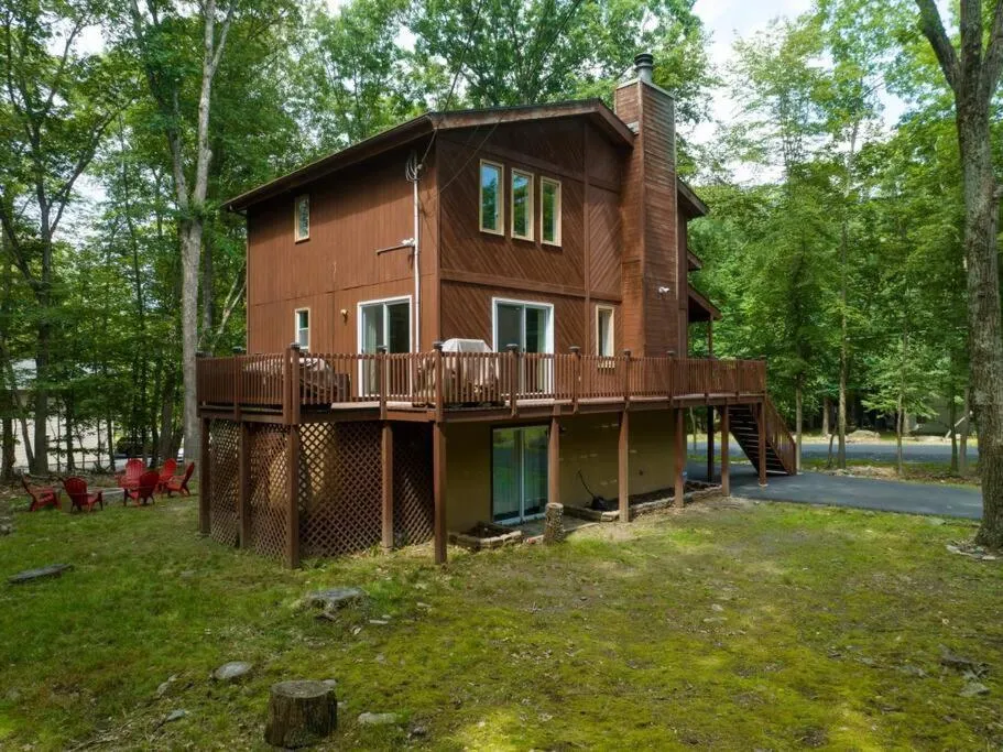 Cozy Chalet Game Rm and Fireplace