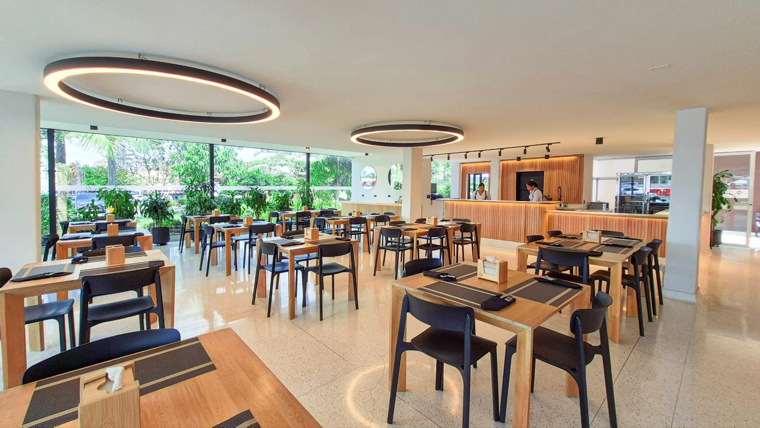 Restaurant/places to eat in Hotel Santiago de Arma