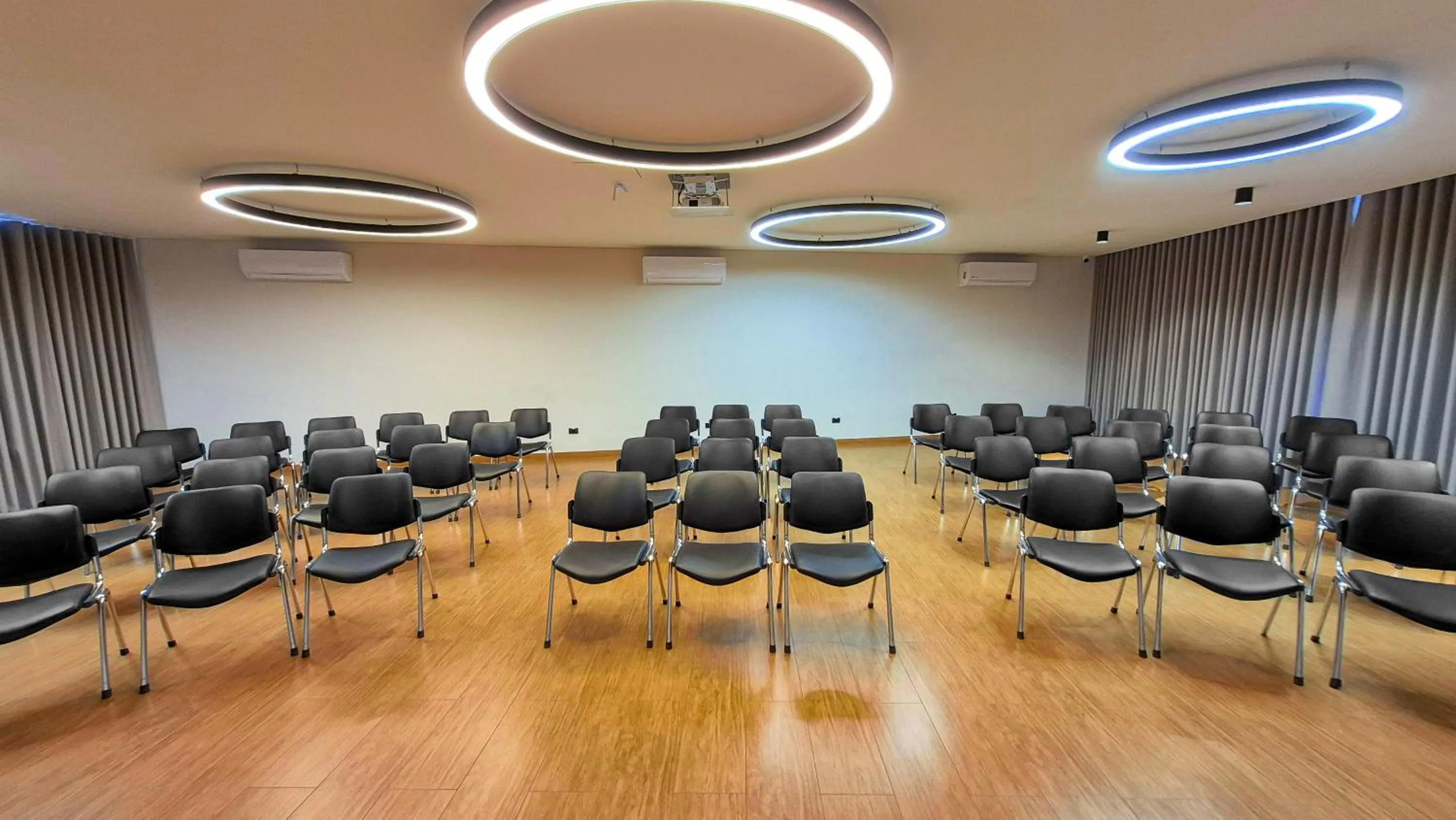 Meeting/conference room in Hotel Santiago de Arma