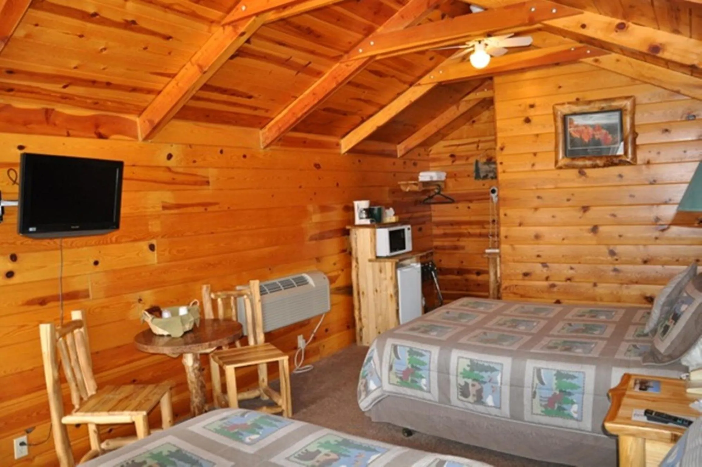 Bed in Bryce Country Cabins
