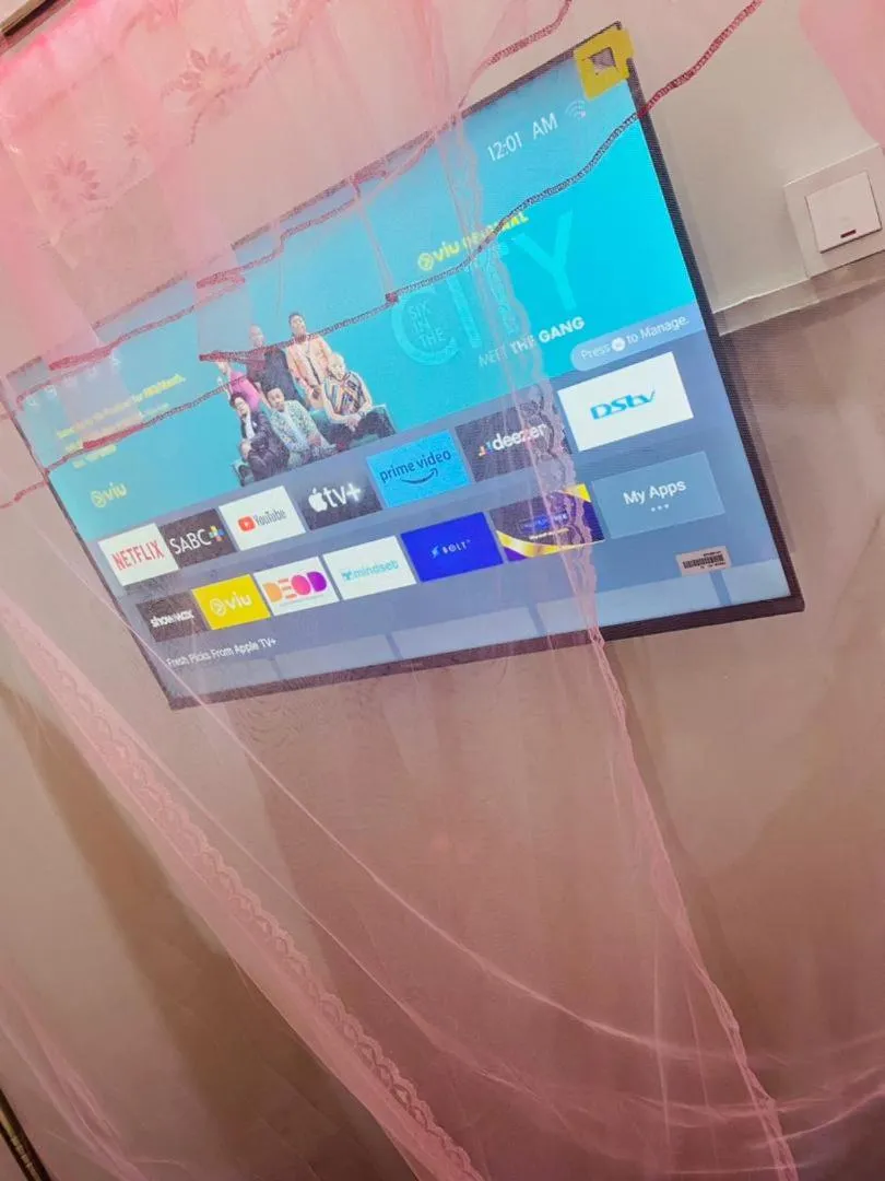 TV and multimedia in Dyvan Lounge & Cottages