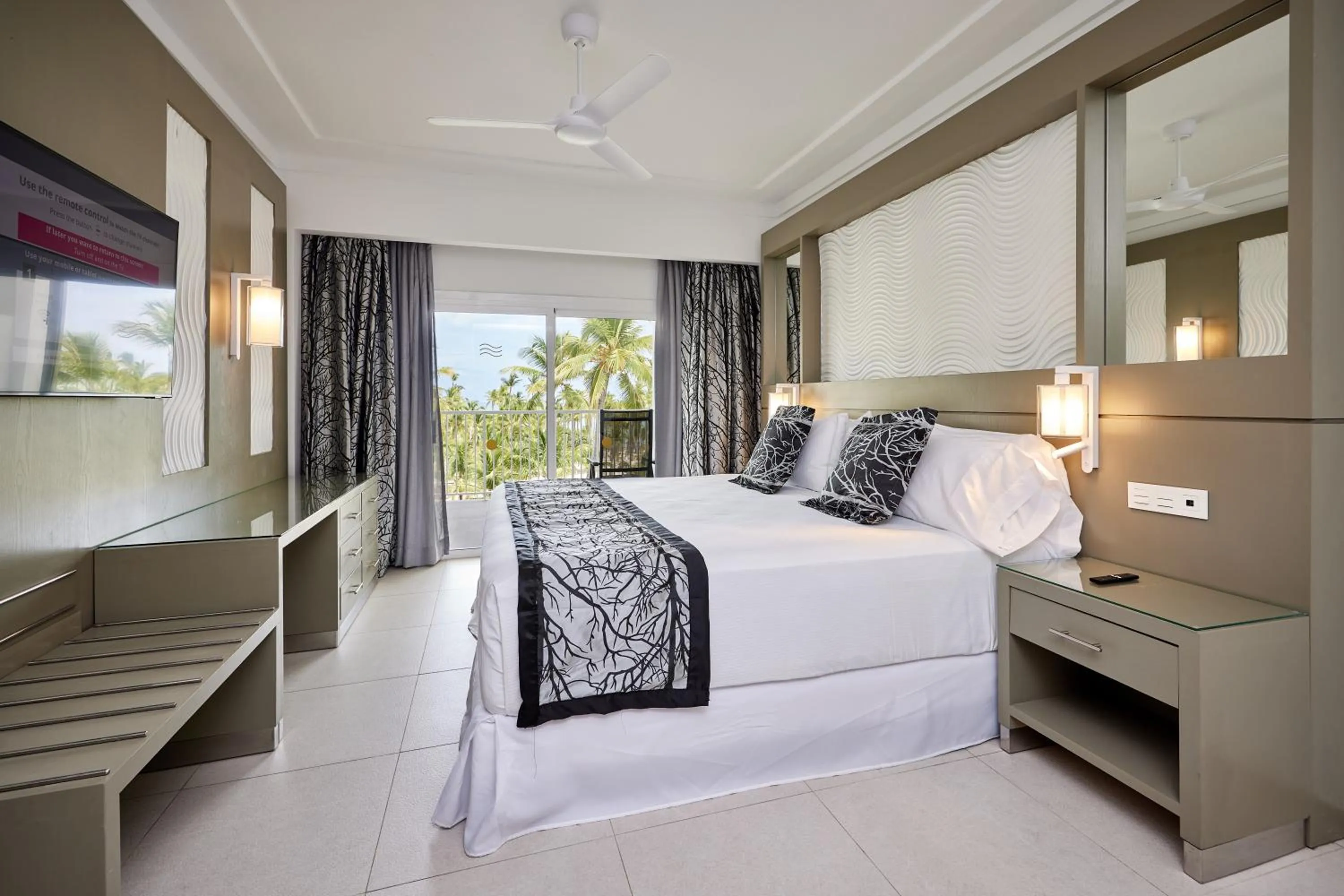 Photo of the whole room, Bed in Riu Palace Macao - Adults Only - All Inclusive