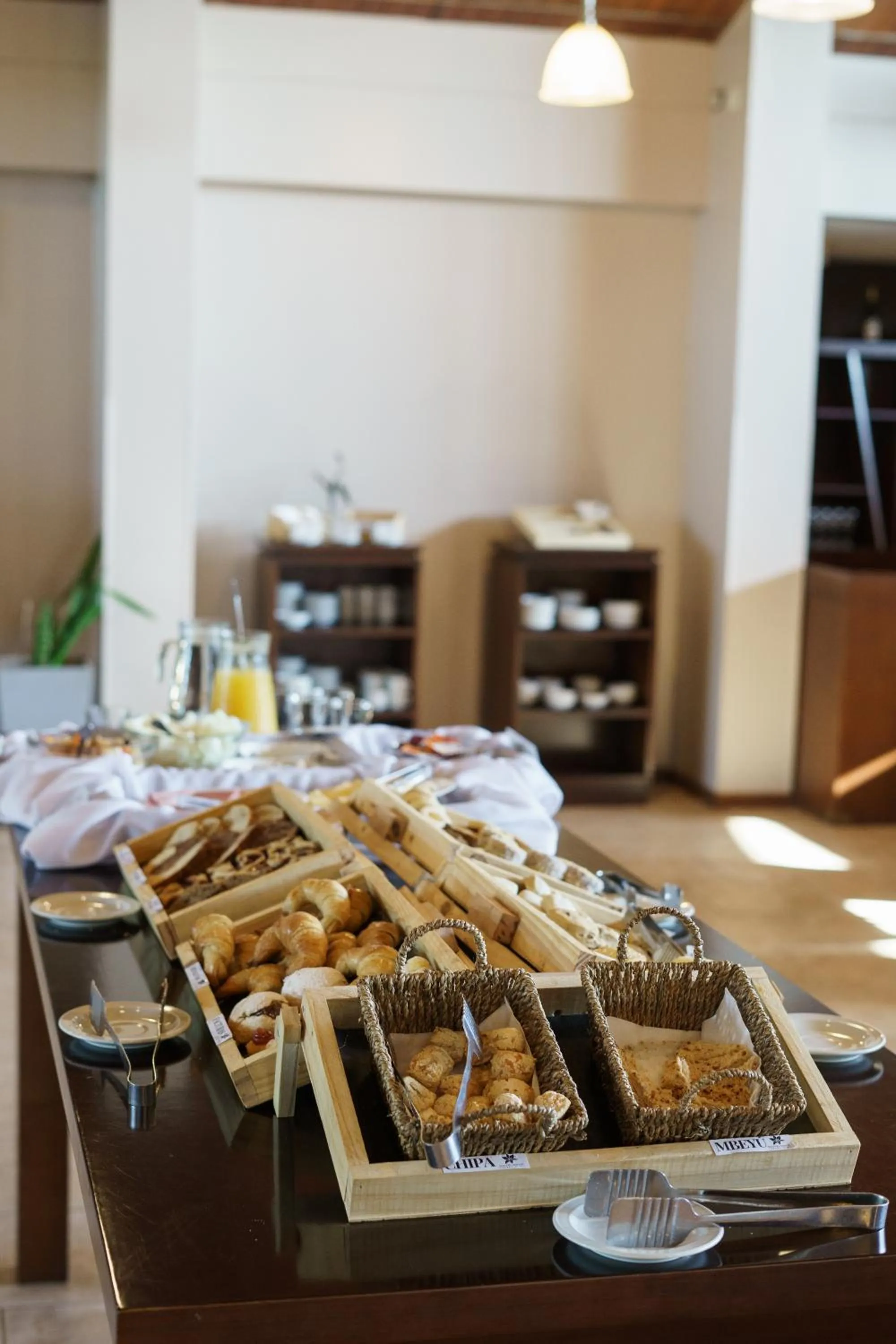 Buffet breakfast in Hotel Maitei Posadas