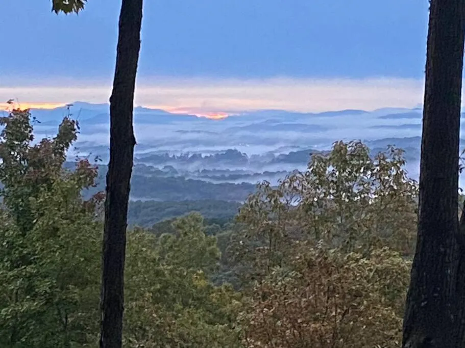 Natural landscape in Mae’s Cottage in the Clouds