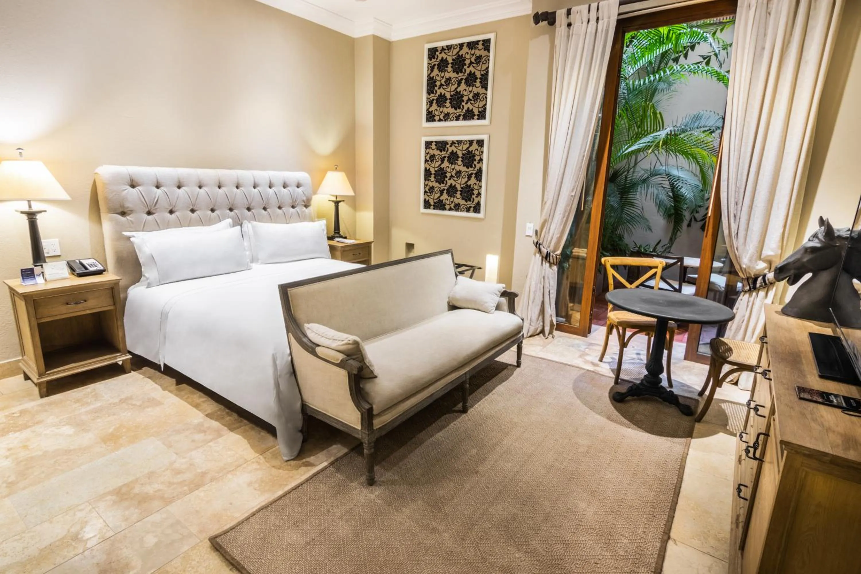 Photo of the whole room, Bed in Bastión Luxury Hotel