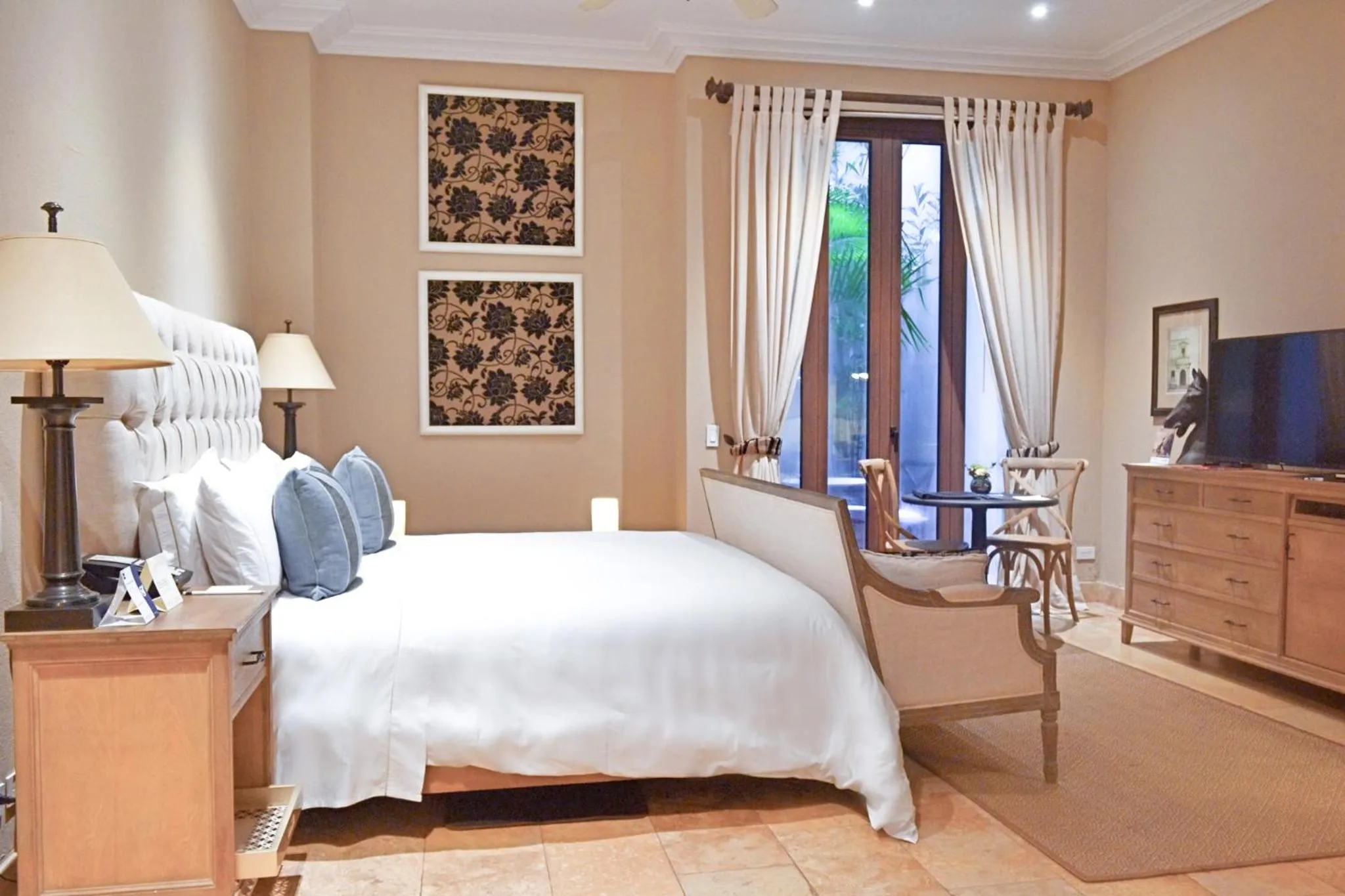 Photo of the whole room, Bed in Bastión Luxury Hotel