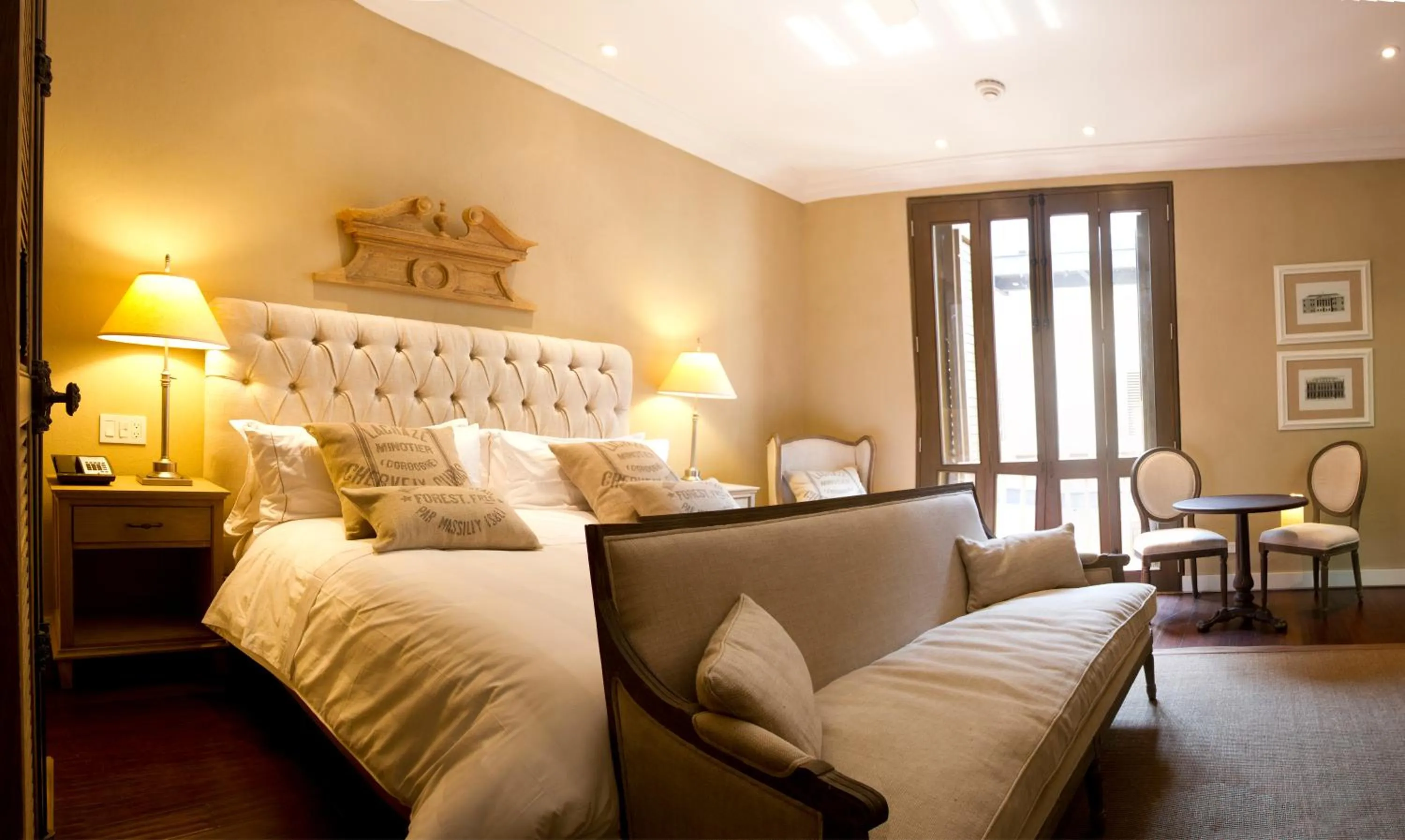 Property building, Bed in Bastión Luxury Hotel