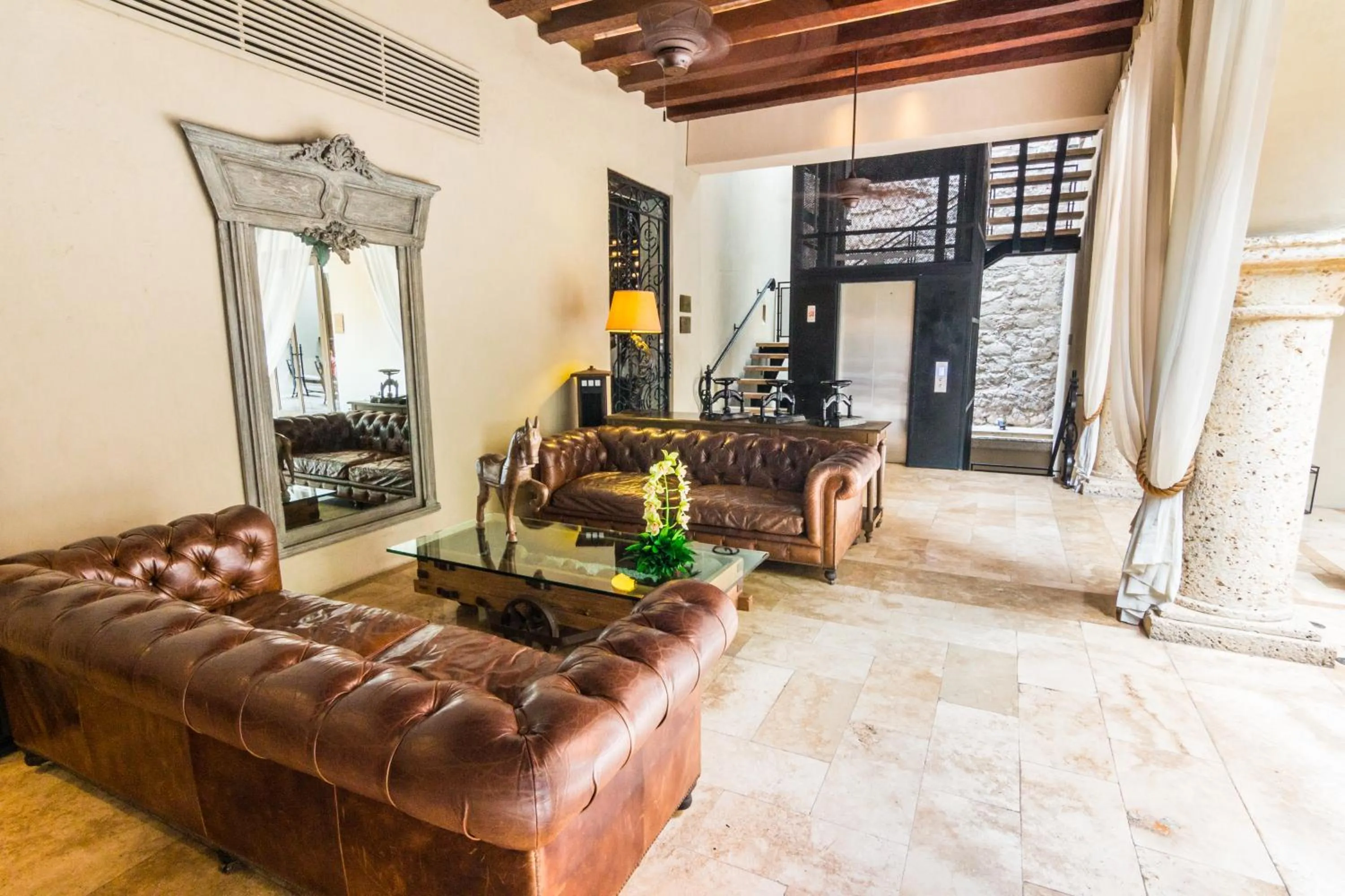 Living room in Bastión Luxury Hotel