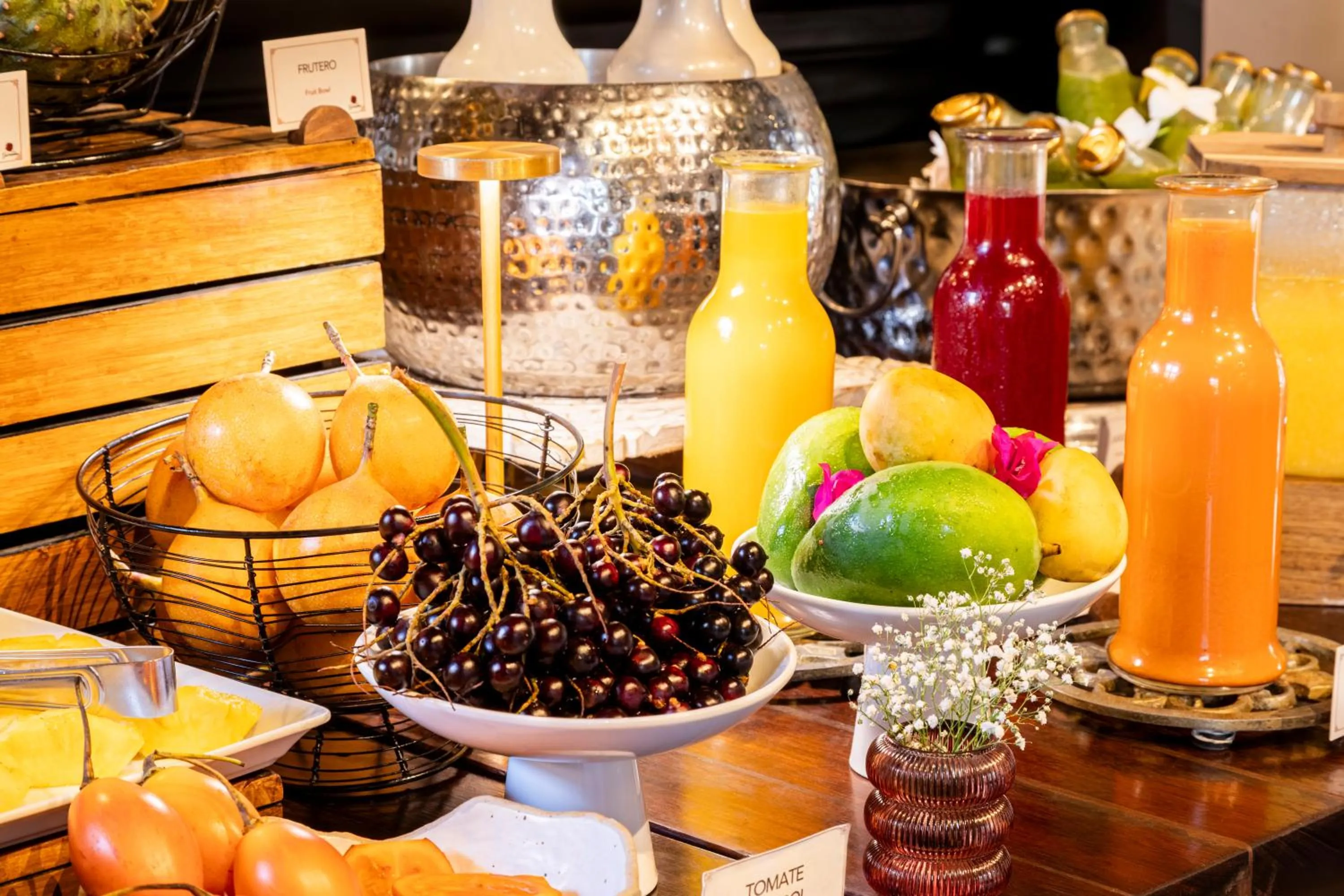 Food and drinks in Bastión Luxury Hotel