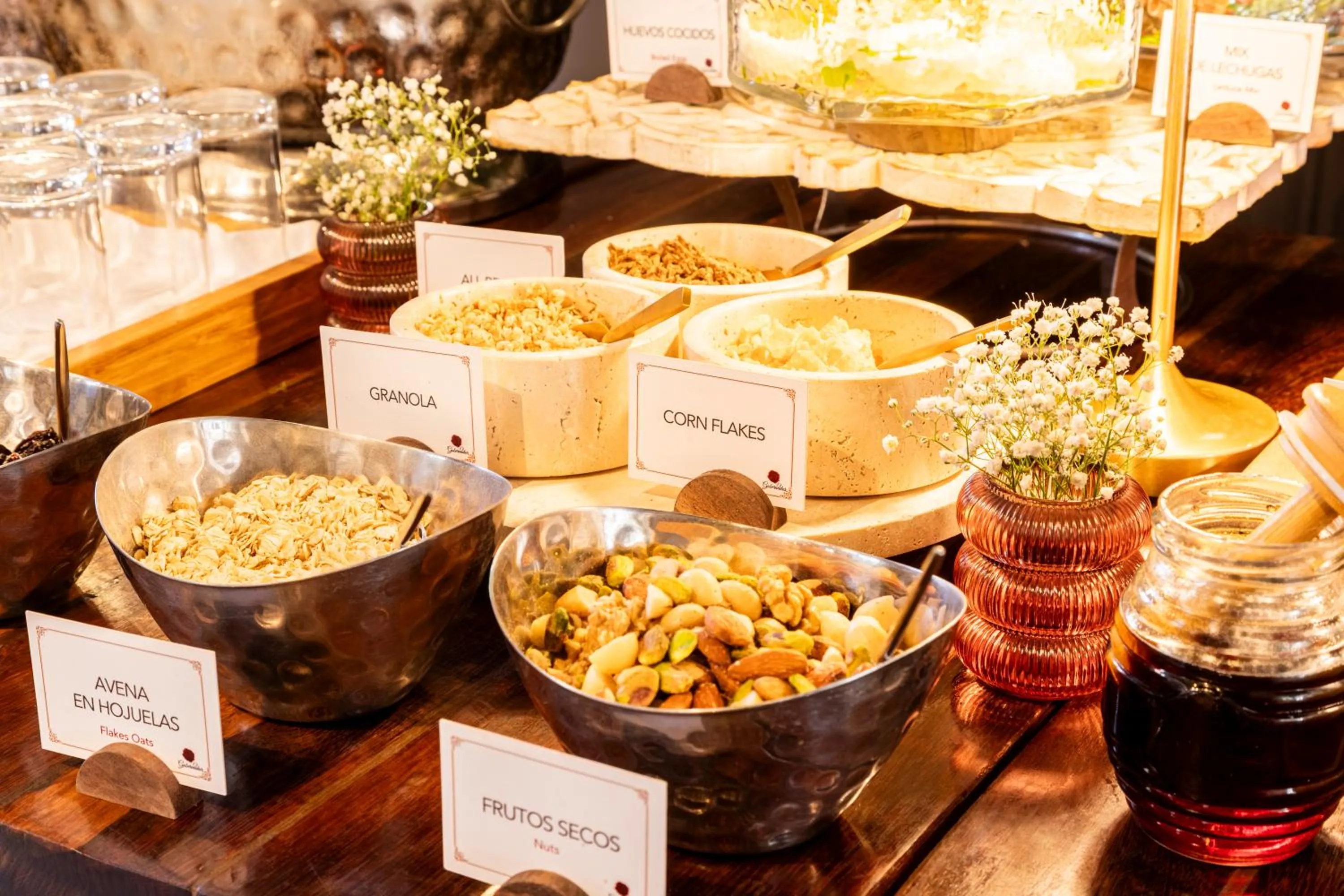 Food and drinks in Bastión Luxury Hotel