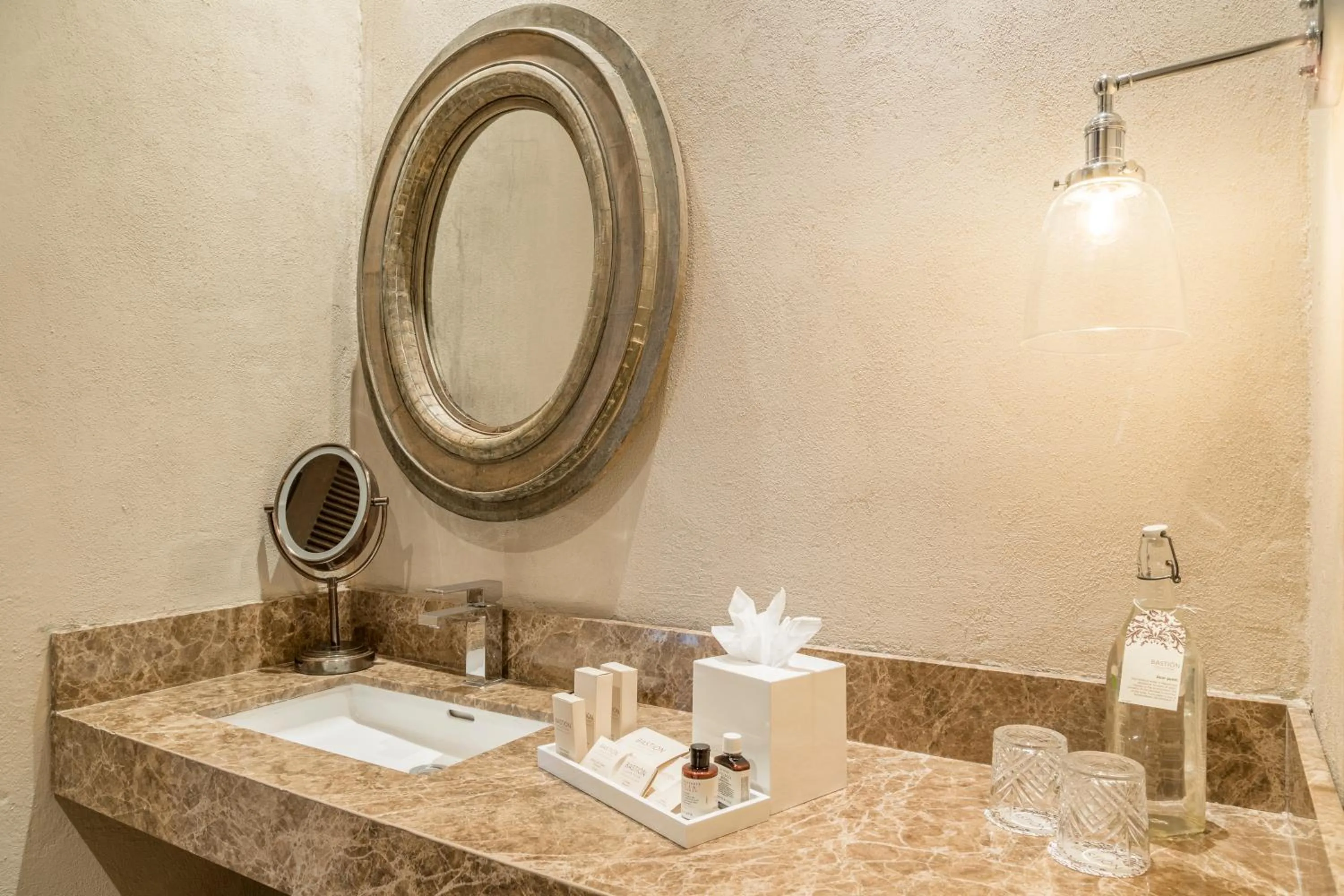 Shower in Bastión Luxury Hotel