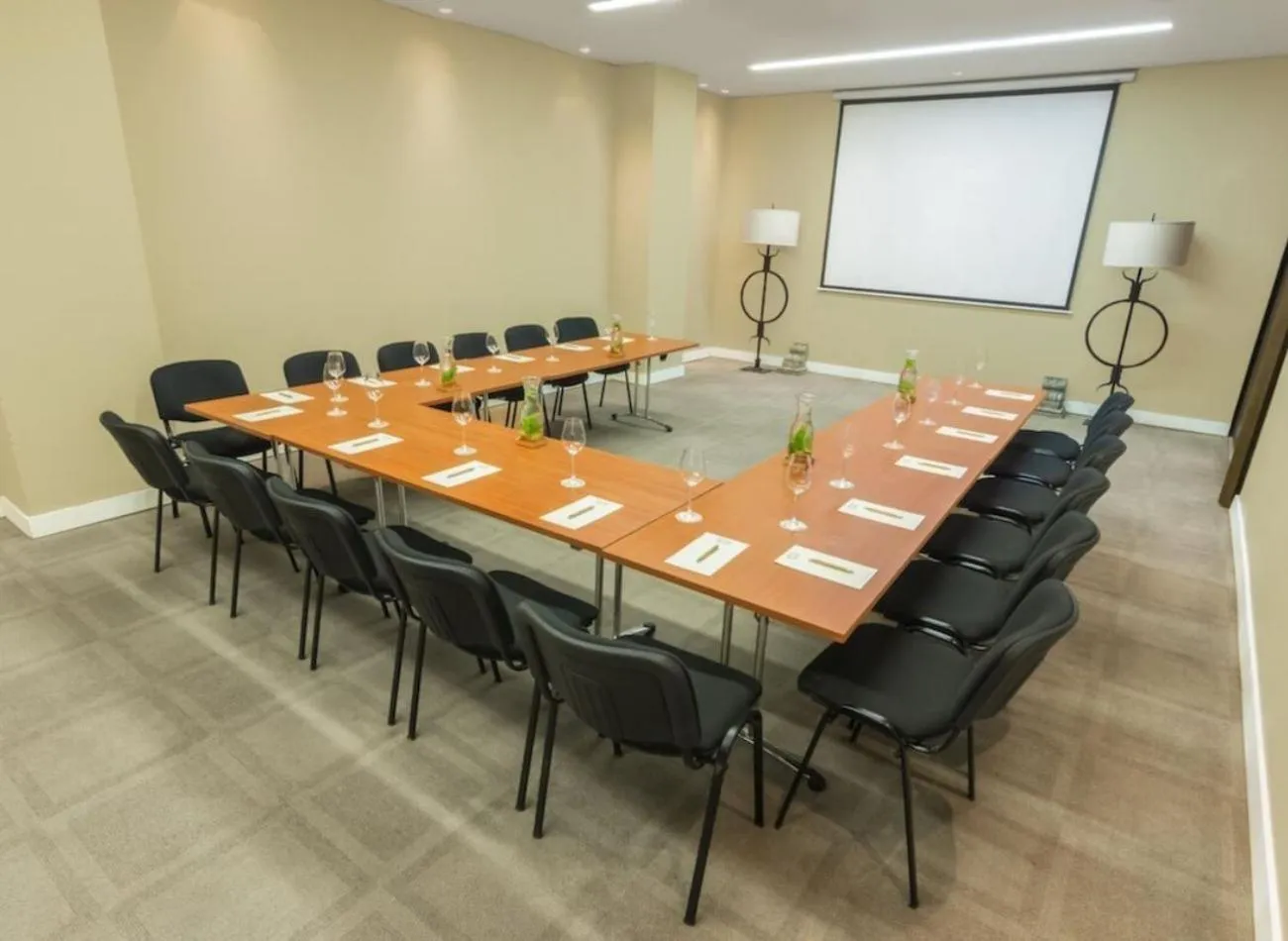 Communal lounge/ TV room in Bastión Luxury Hotel