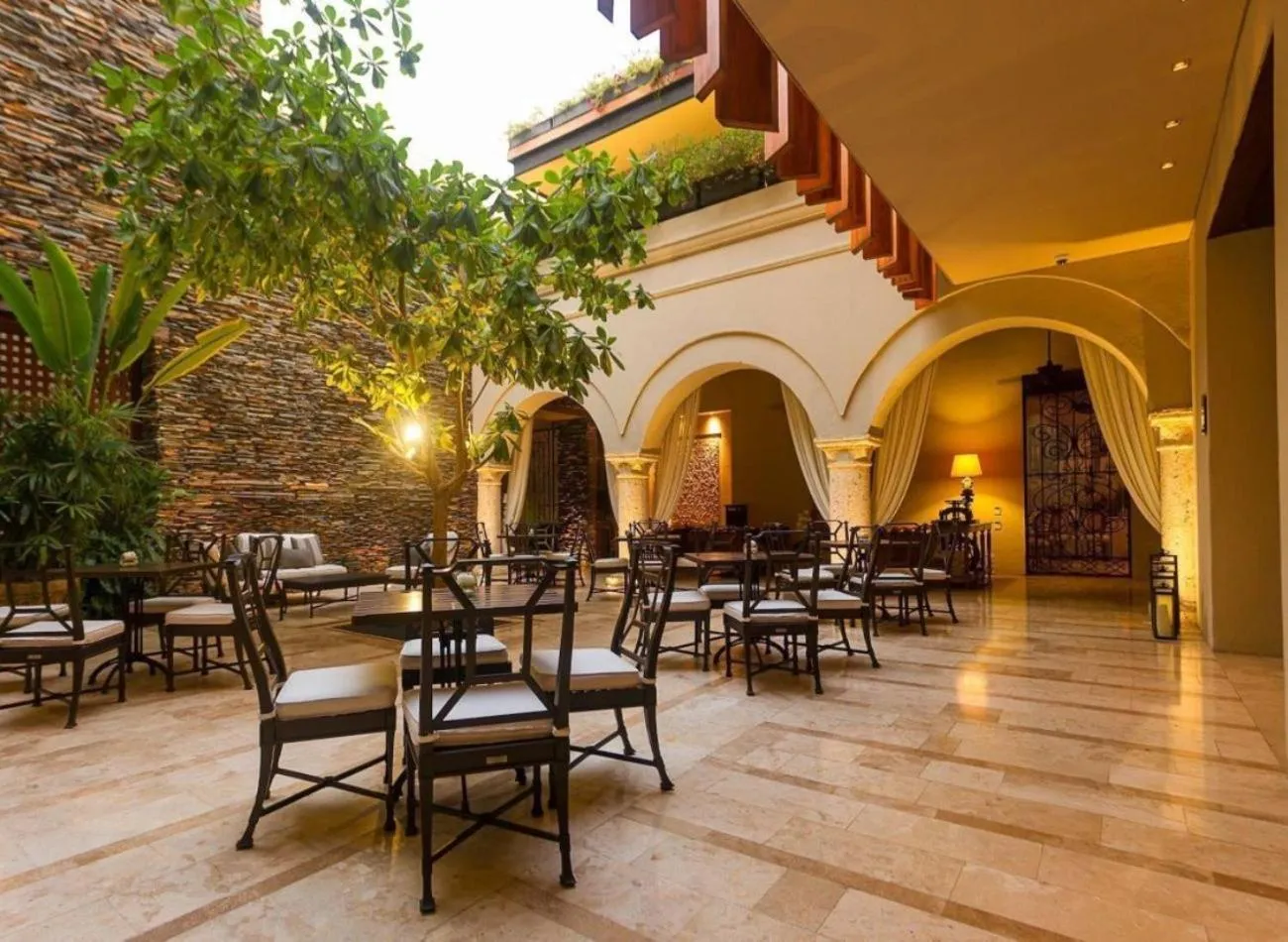 Patio in Bastión Luxury Hotel
