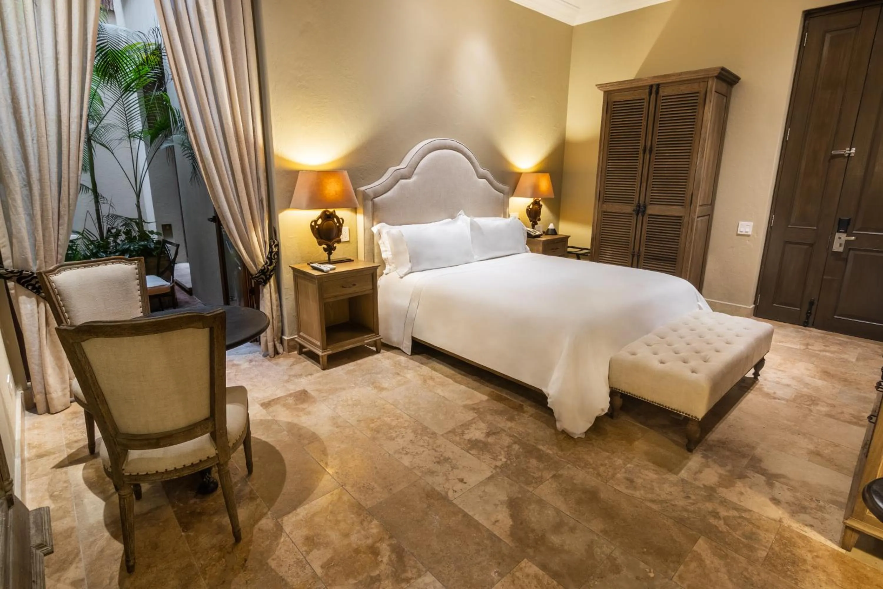 Photo of the whole room, Bed in Bastión Luxury Hotel